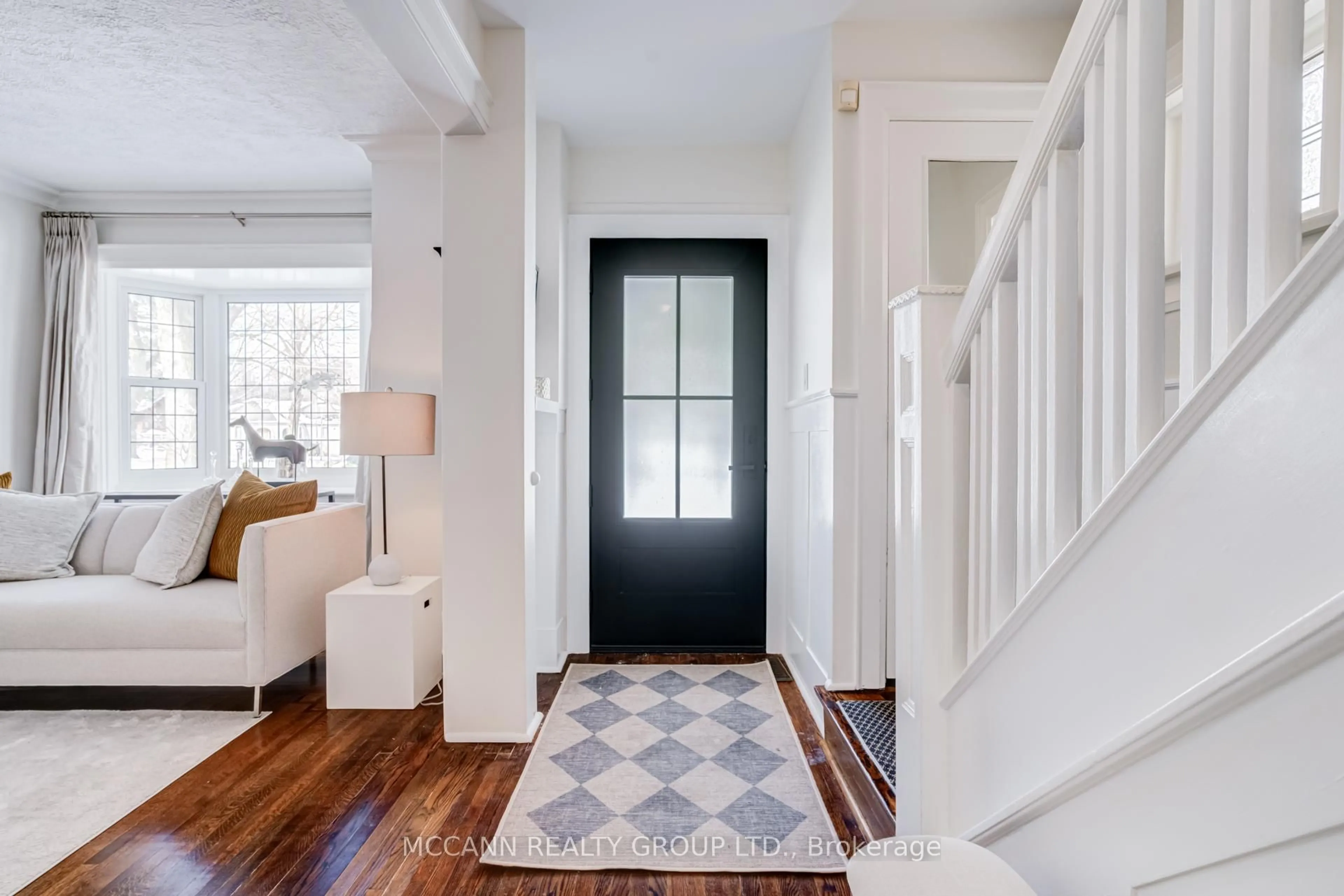 Indoor entryway for 81 Wanless Cres, Toronto Ontario M4N 3C2