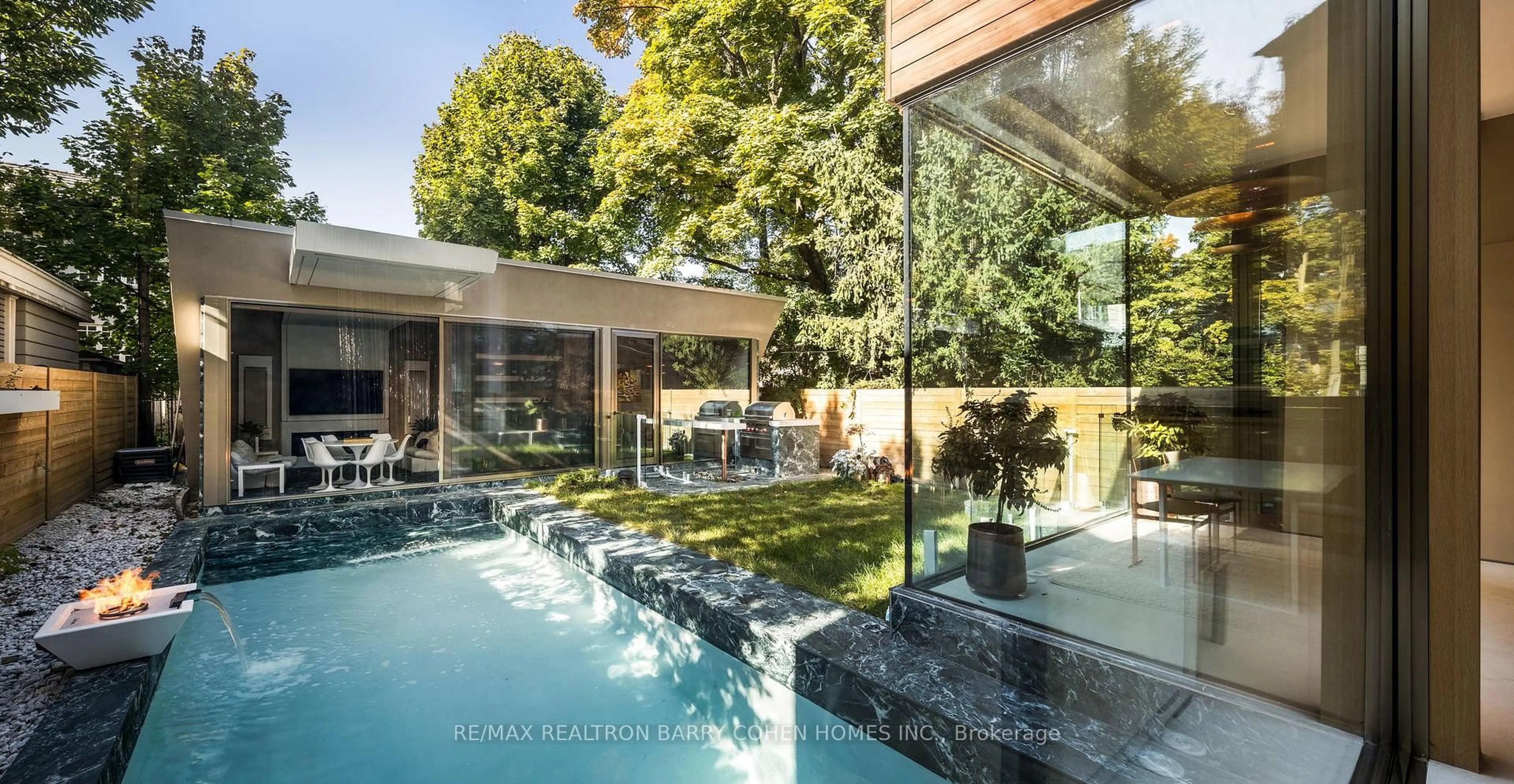 Unknown for 210 Glenayr Rd, Toronto Ontario M5P 3C3