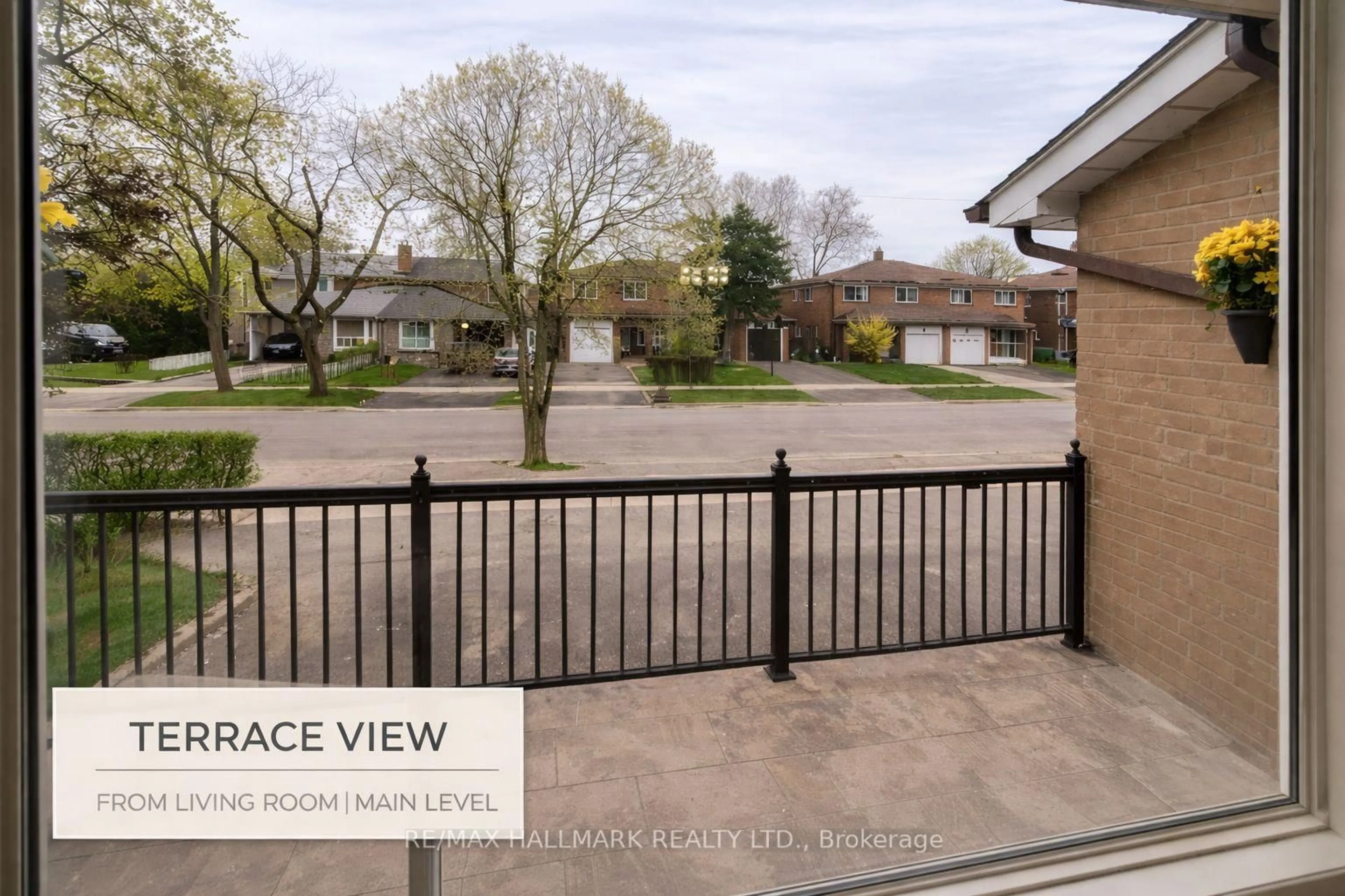 A pic from outside/outdoor area/front of a property/back of a property/a pic from drone, mountain view for 64 Green Bush Rd, Toronto Ontario M2M 1P3
