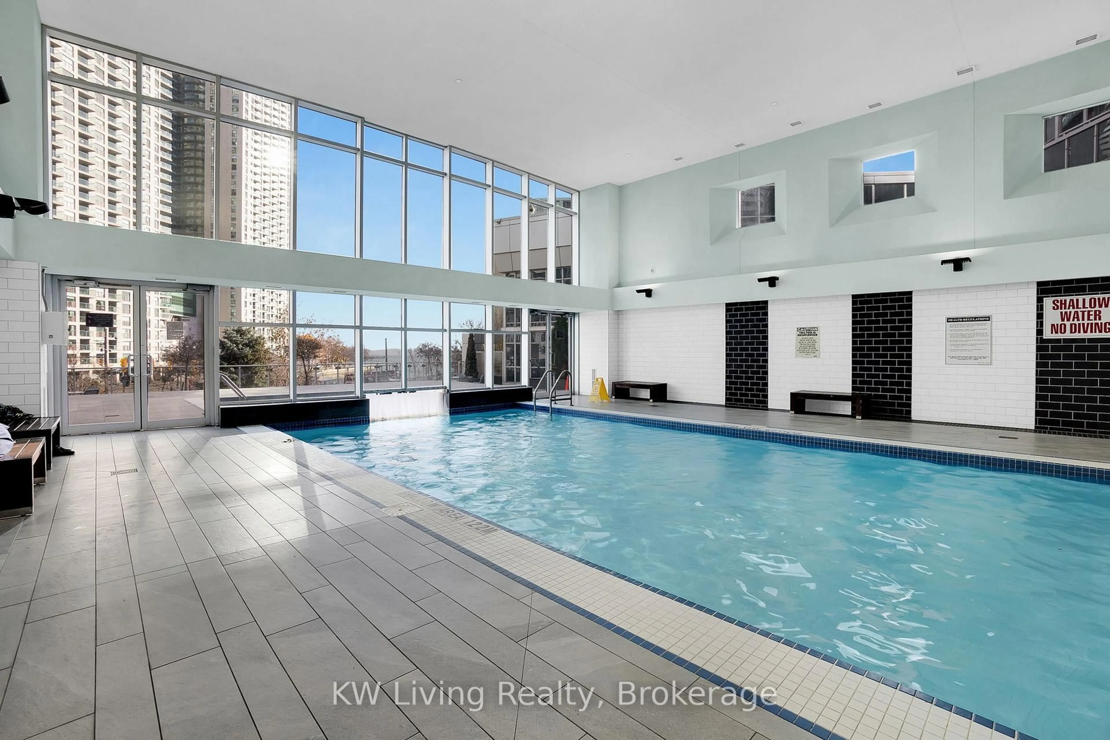 Pool for 208 Queens Quay #2111, Toronto Ontario M5J 2Y5