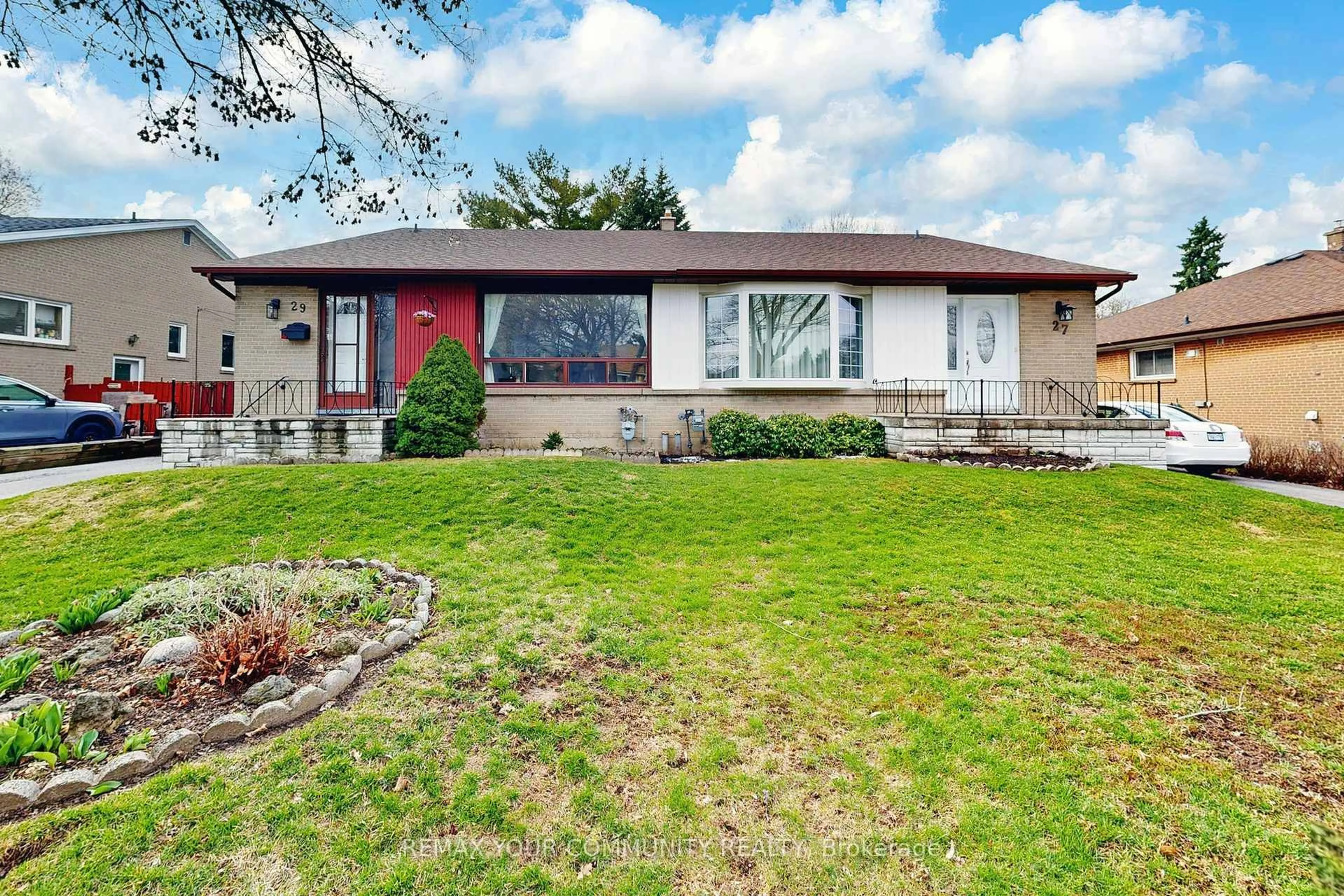 Unknown for 29 Pinemore Cres, Toronto Ontario M3A 1W5