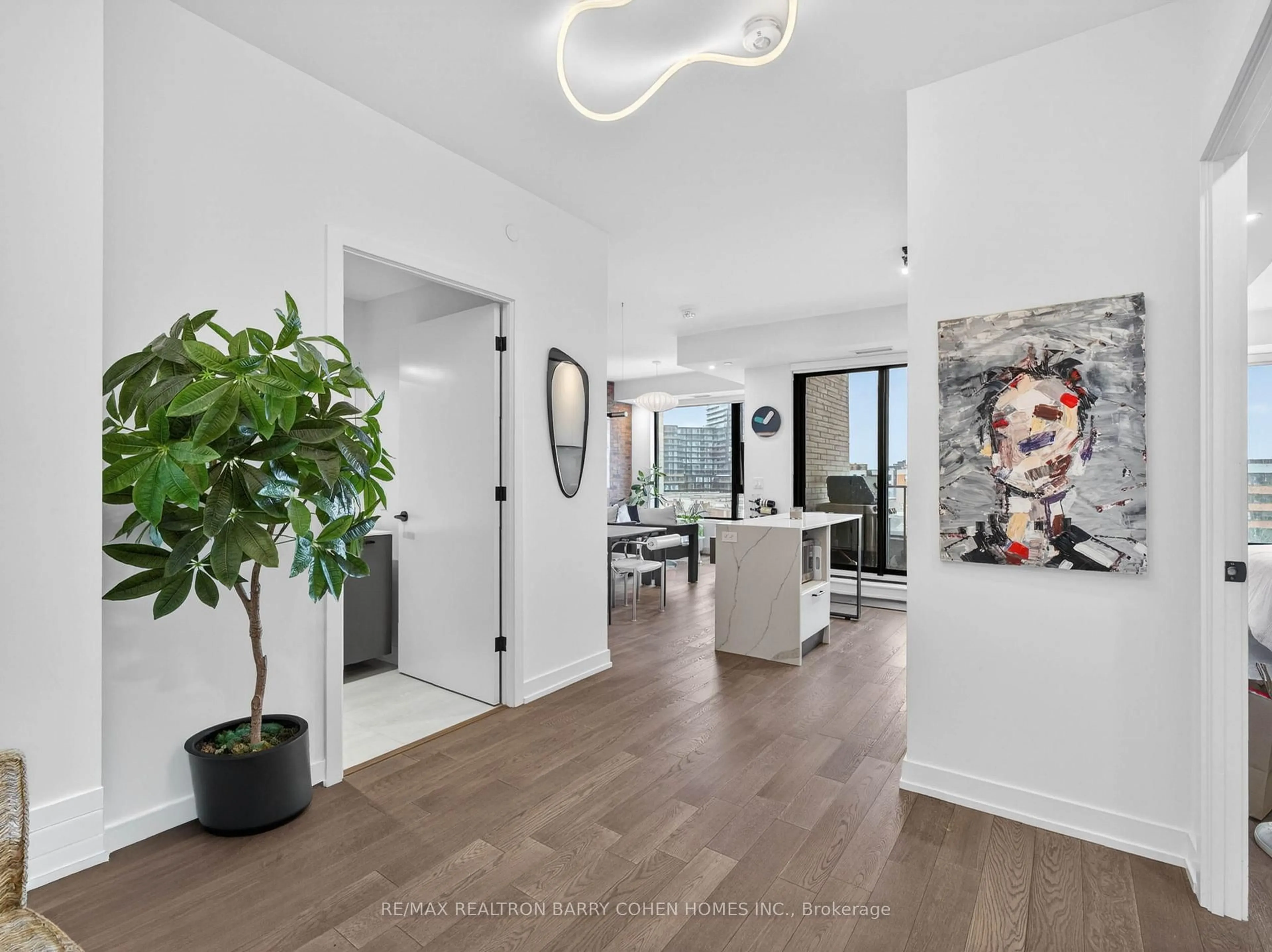 Indoor entryway for 200 Sudbury St #704, Toronto Ontario M6J 0H1