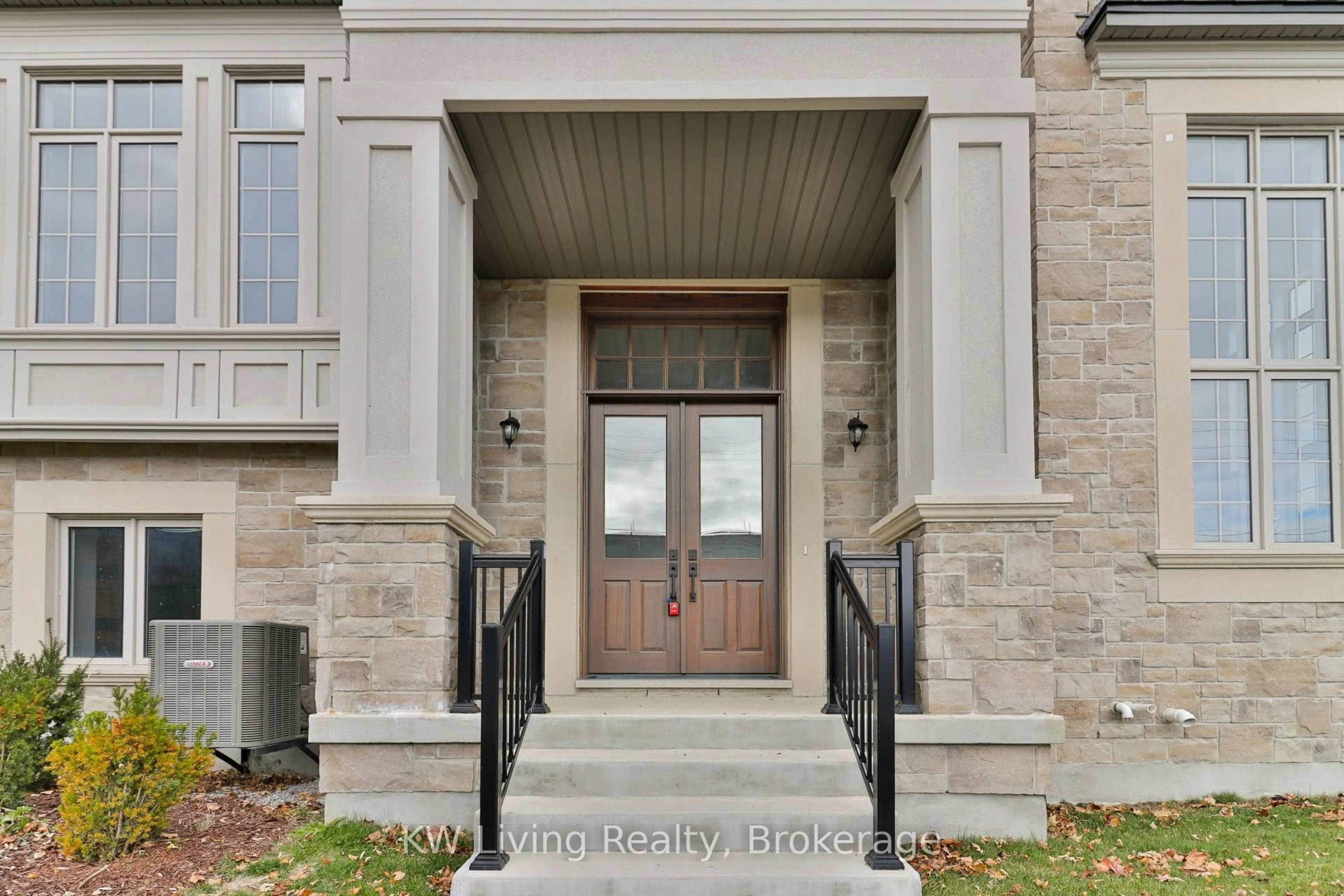 Indoor entryway for 166 Cummer Ave, Toronto Ontario M2M 0B7