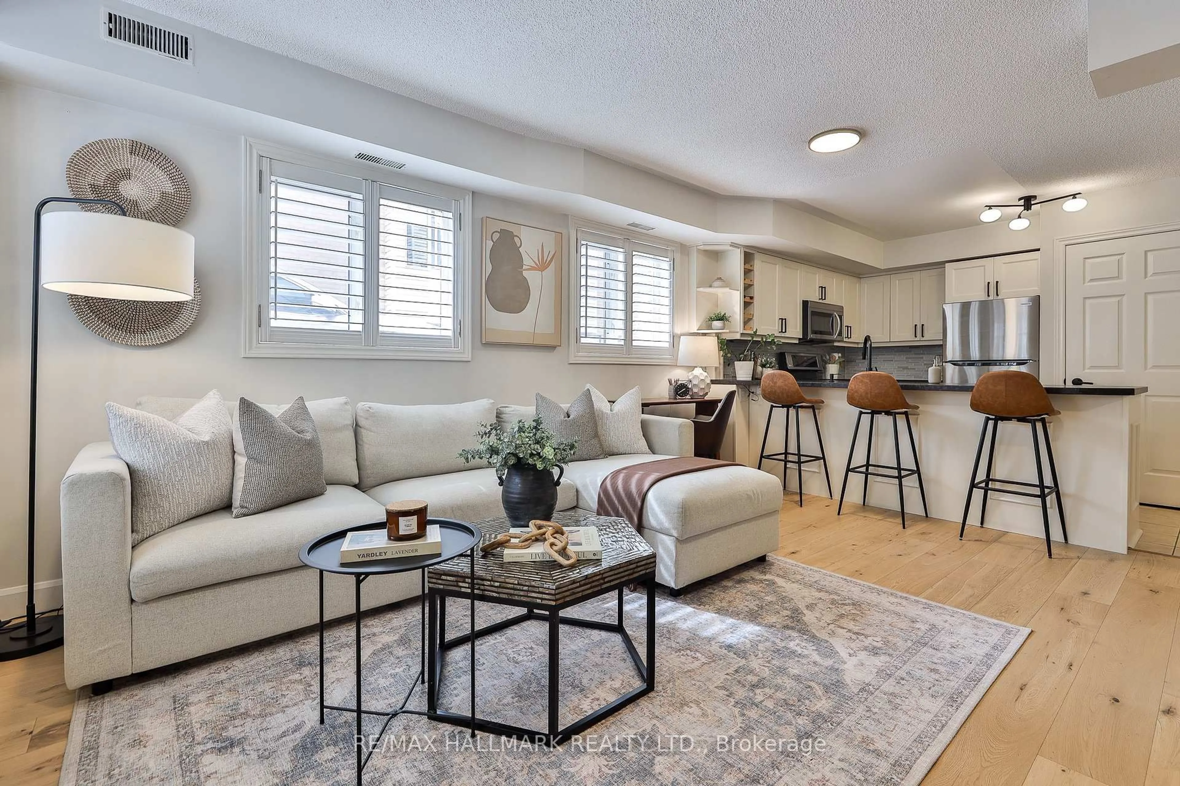 Living room with furniture, unknown for 208 Niagara St #59, Toronto Ontario M6J 3W5