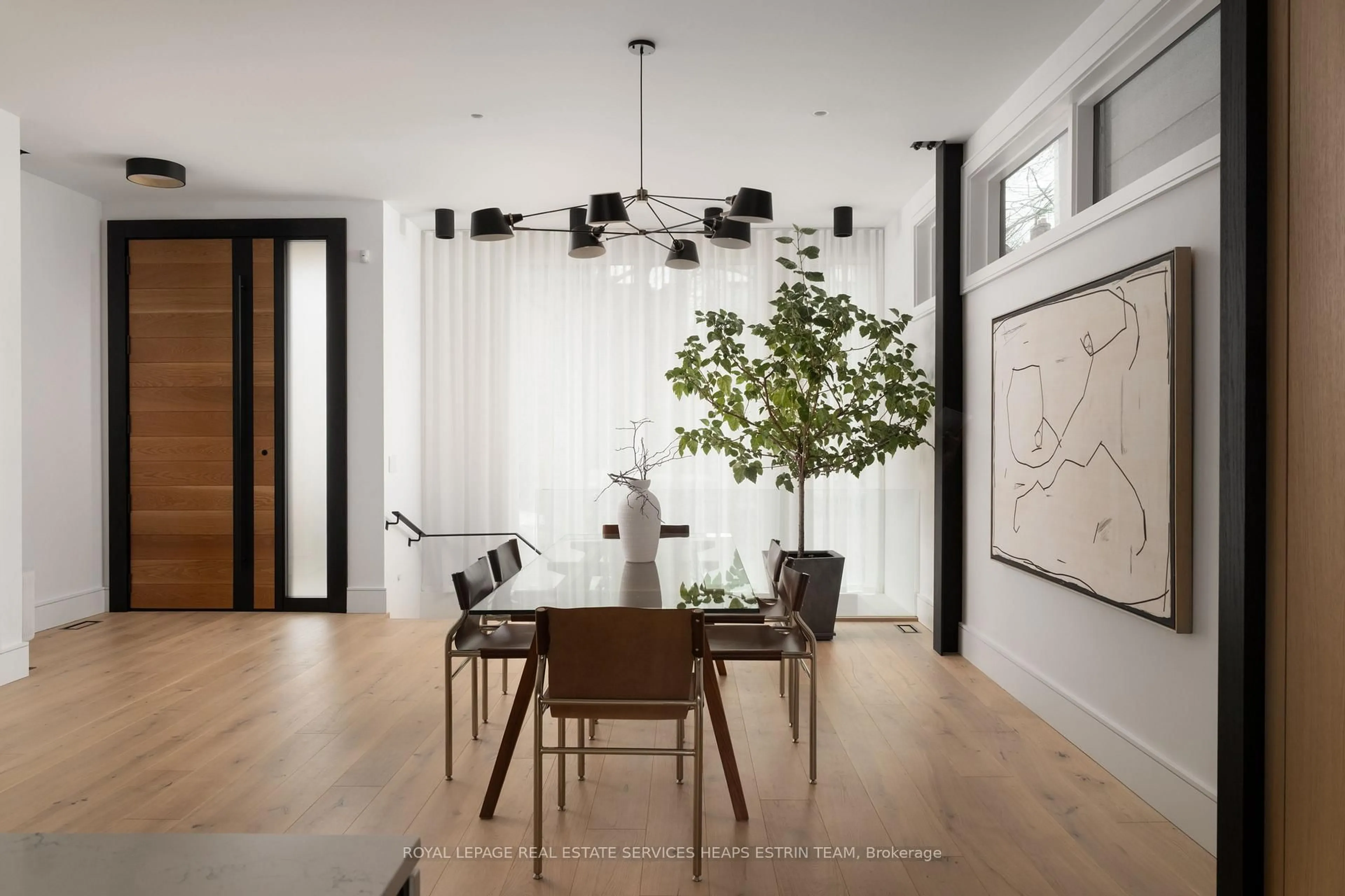 Dining room, unknown for 18 Gormley Ave, Toronto Ontario M4V 1Y8