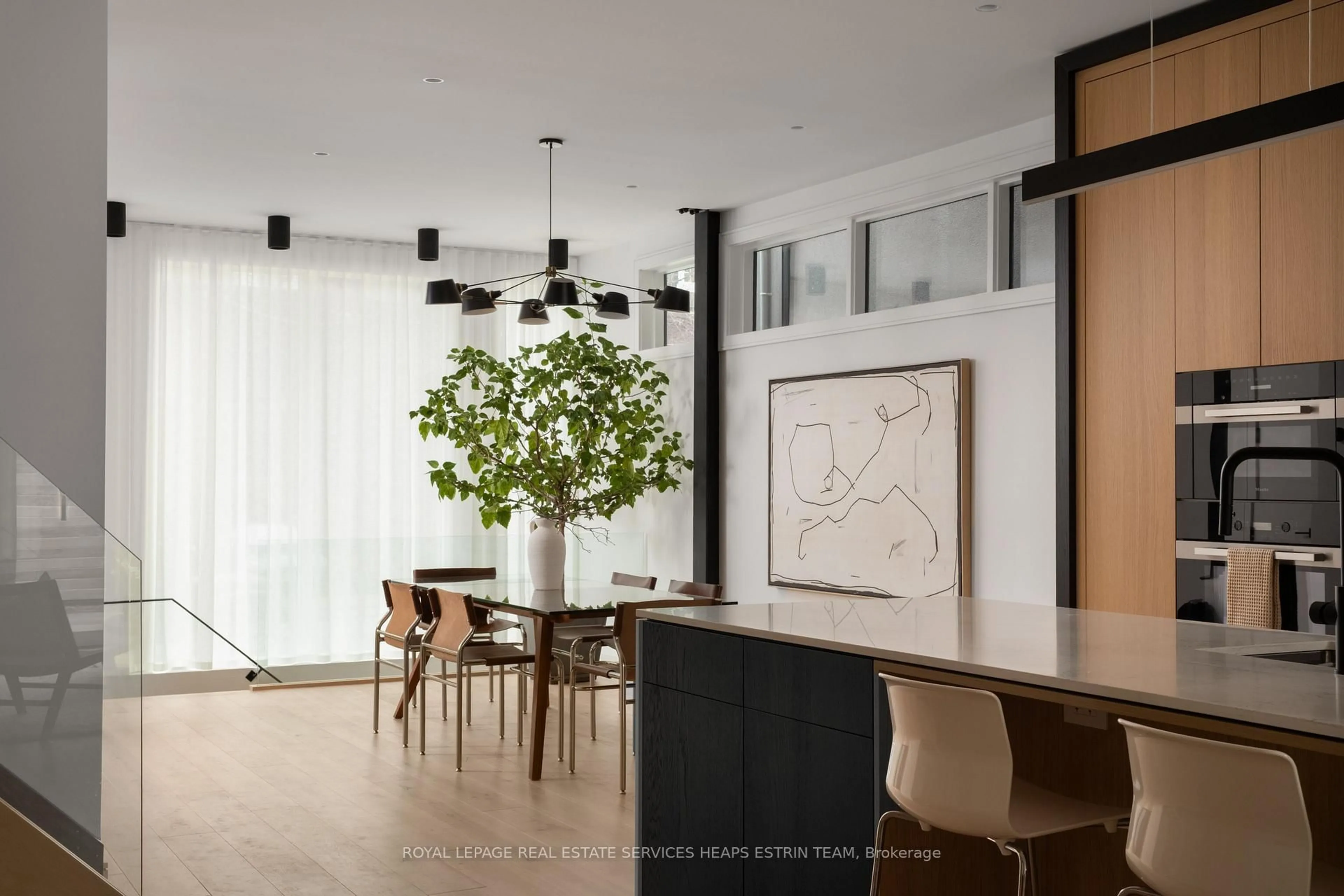 Unknown for 18 Gormley Ave, Toronto Ontario M4V 1Y8