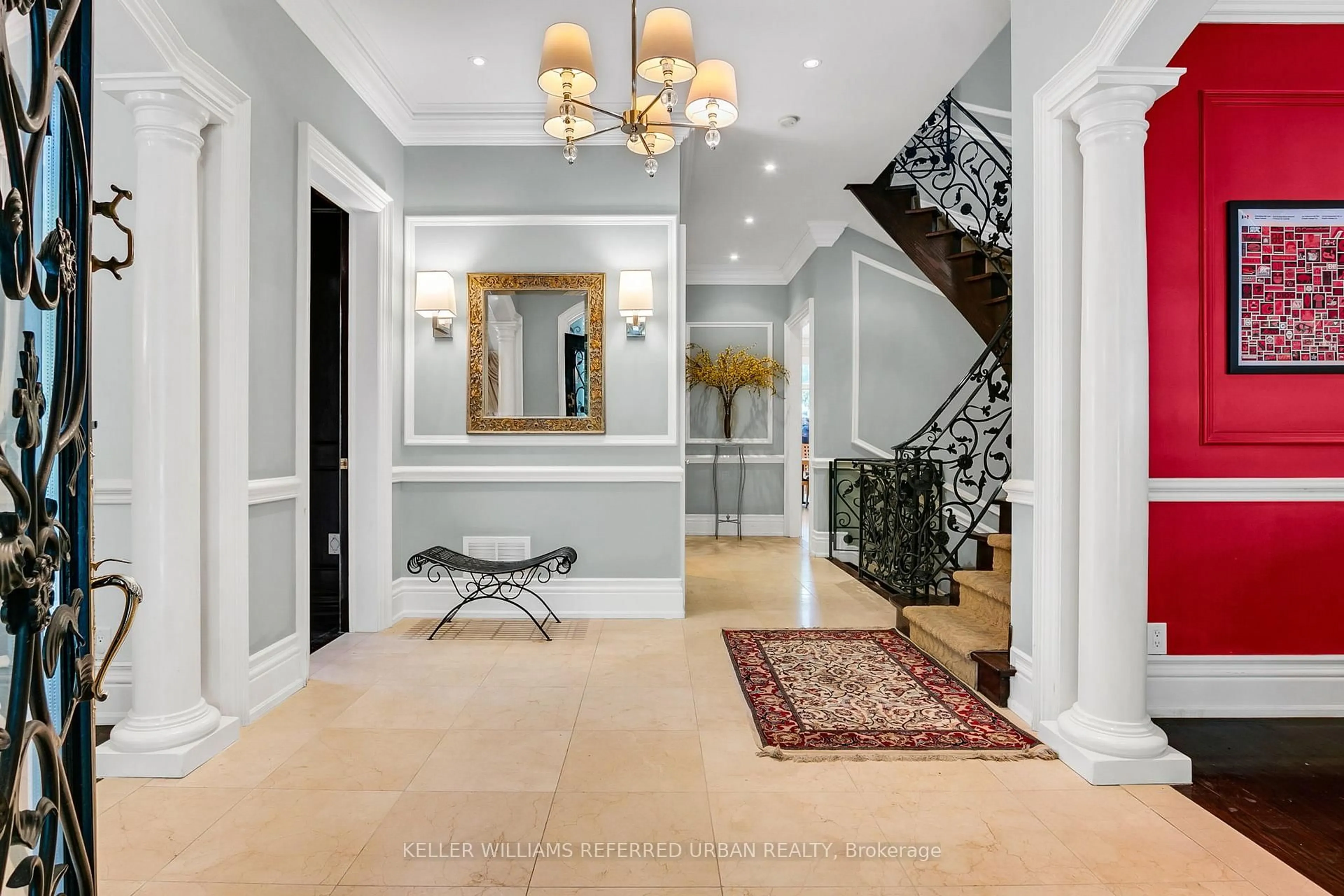 Indoor foyer for 45 Mathersfield Dr, Toronto Ontario M4W 3W4