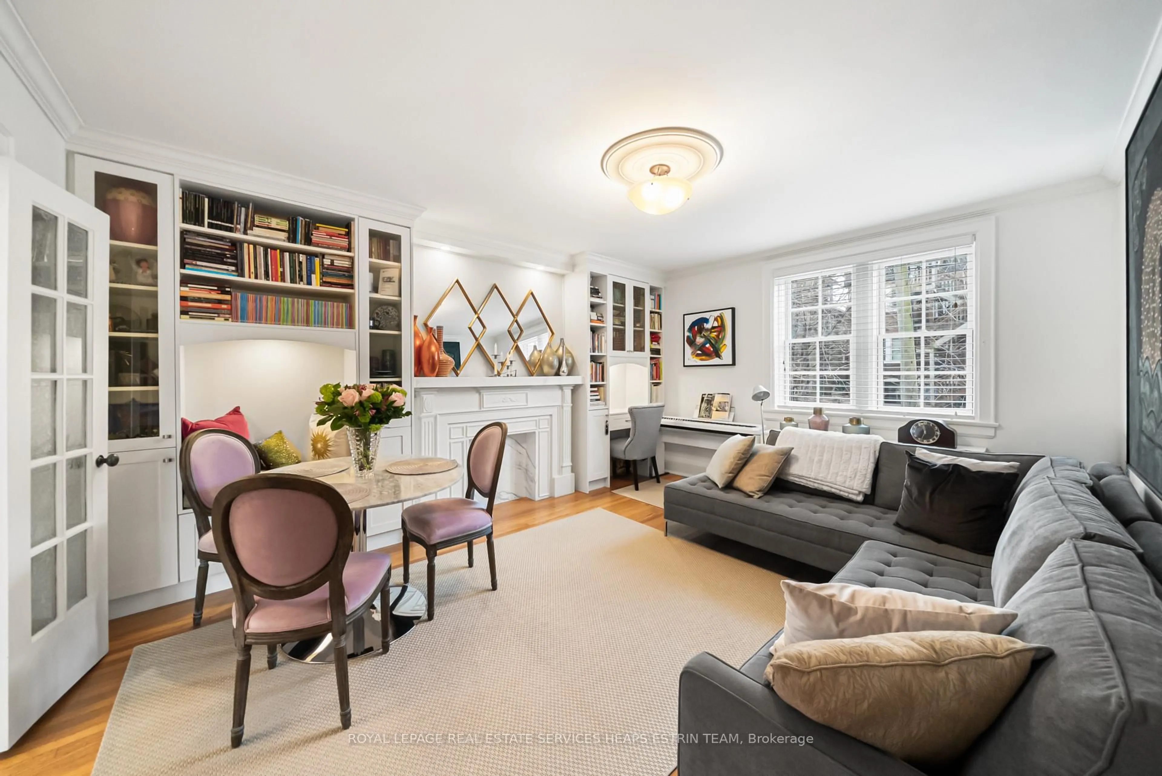 Living room with furniture, unknown for 480 Oriole Pkwy ##205, Toronto Ontario M5P 2H8