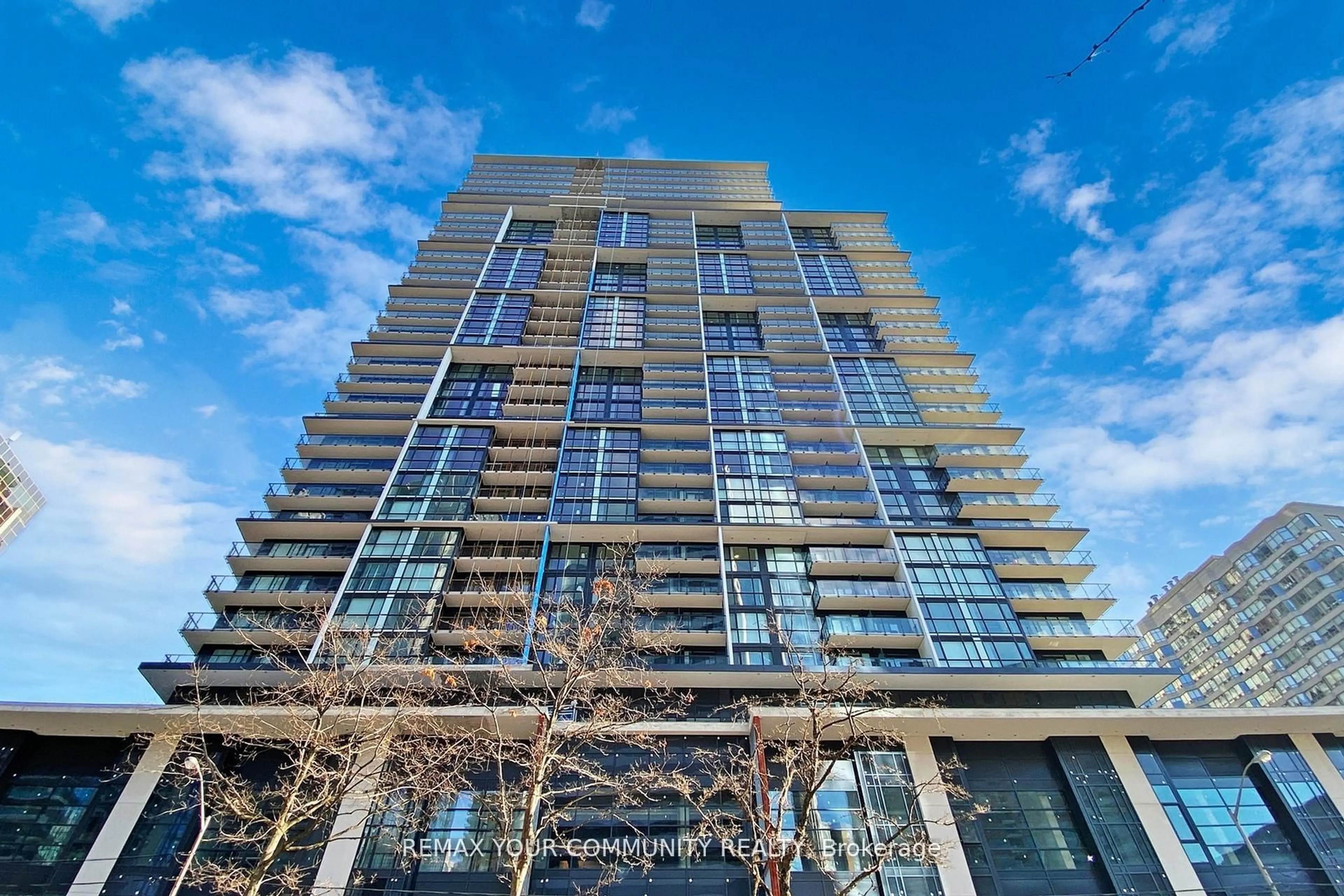 Indoor foyer for 4955 Yonge St #2117, Toronto Ontario M2N 0L8