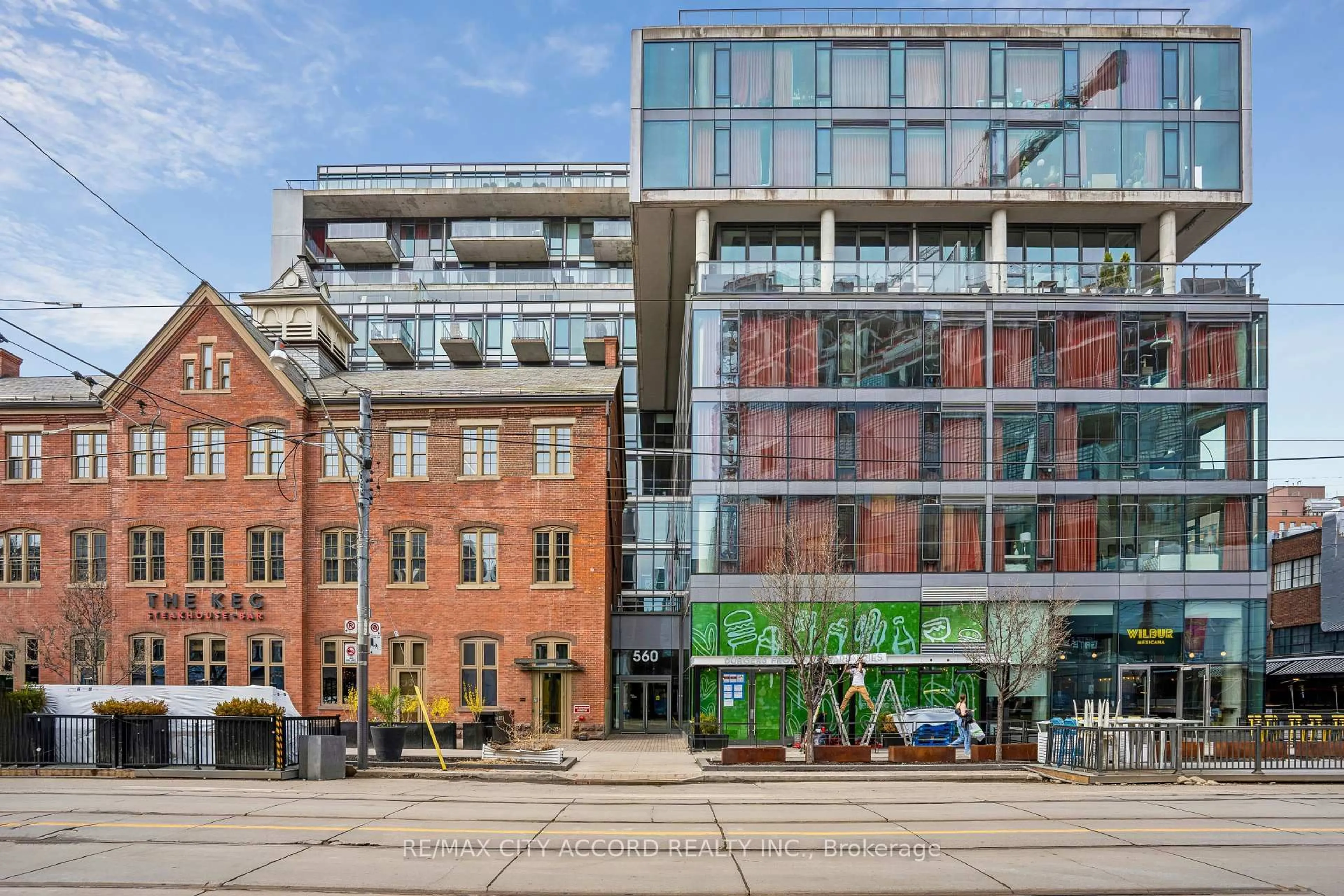 Patio, building for 560 King St #718, Toronto Ontario M5V 1M3