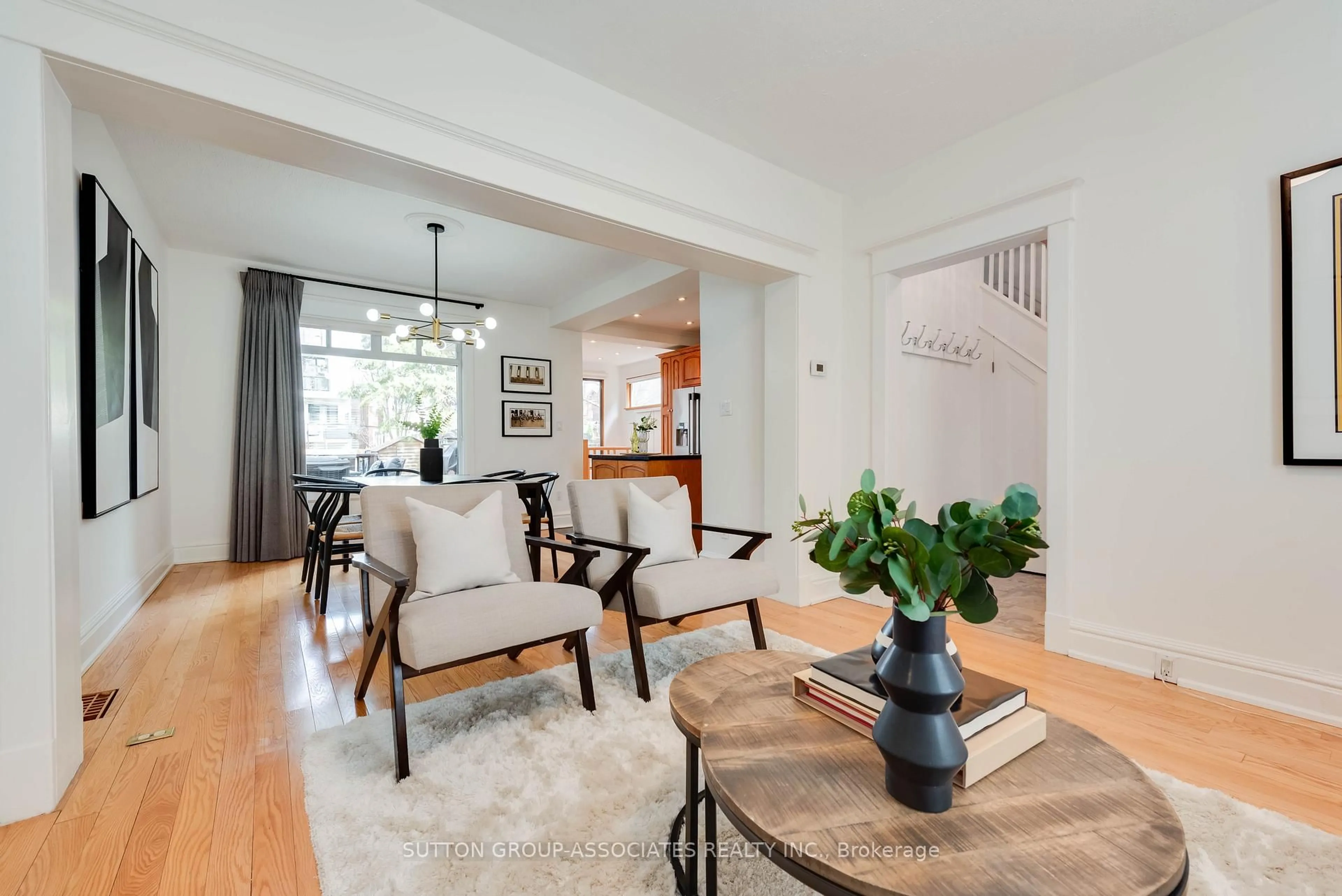 Living room with furniture, unknown for 131 Pinewood Ave, Toronto Ontario M6C 2V4