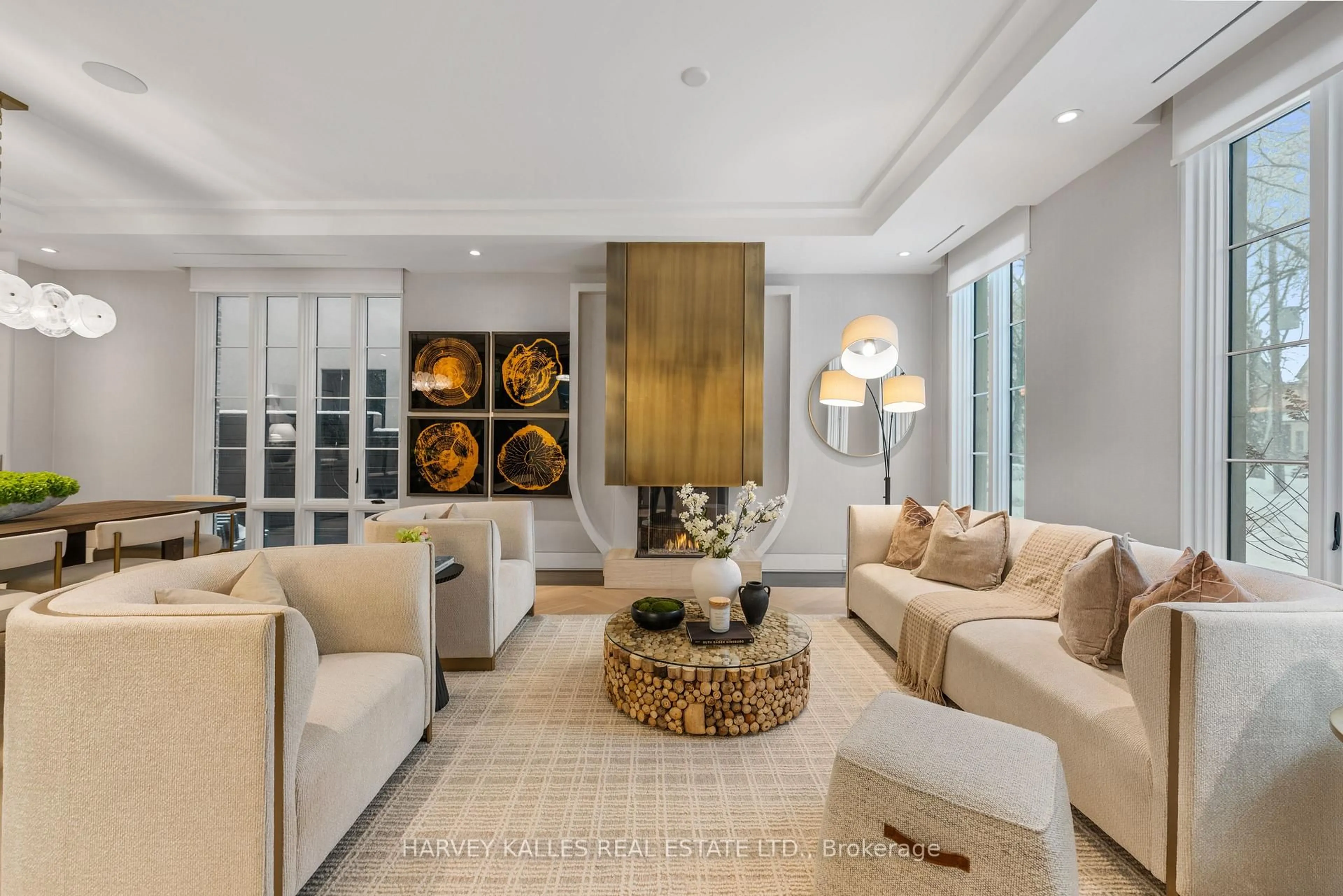 Living room with furniture, unknown for 335 Lytton Blvd, Toronto Ontario M5N 1R9