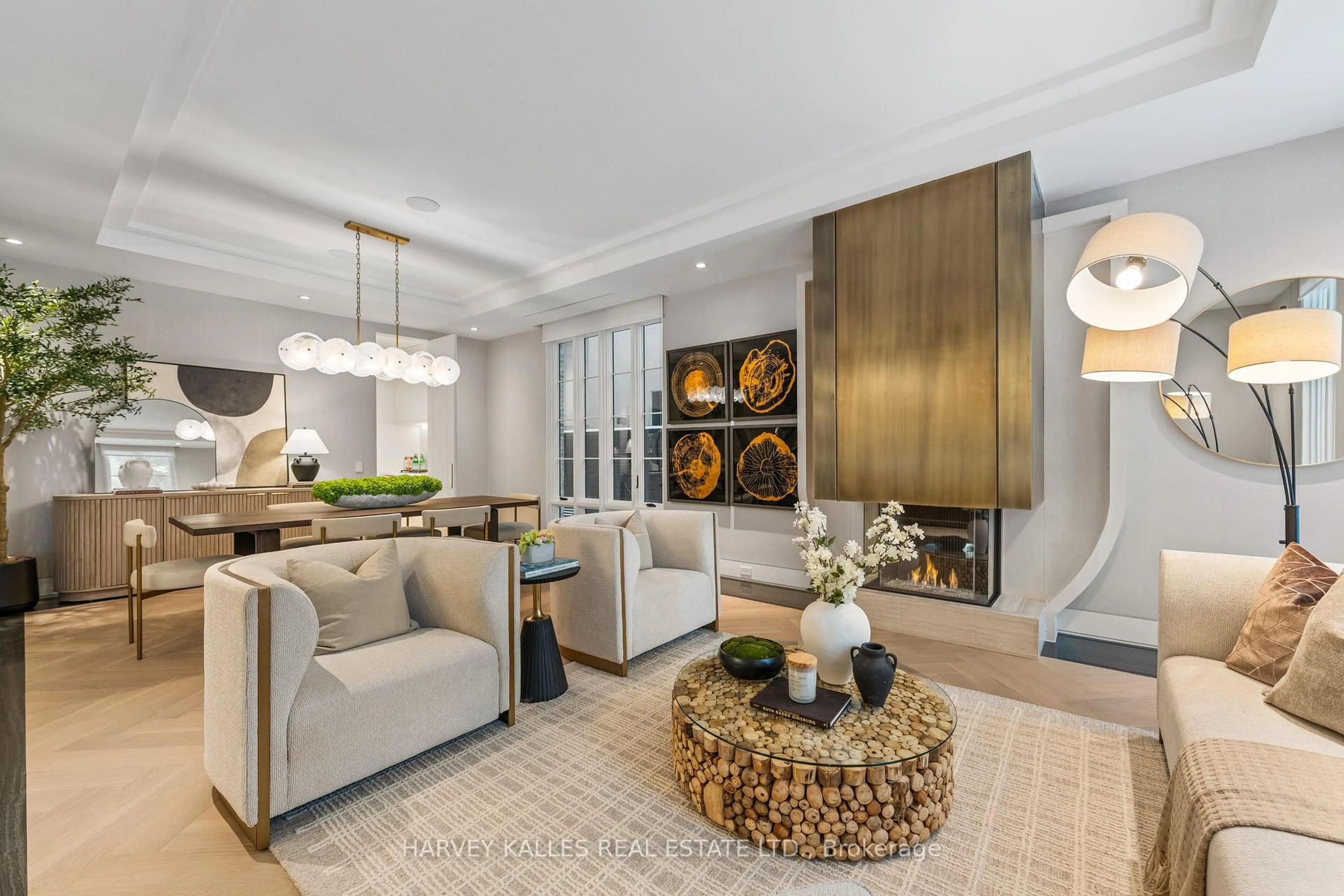 Living room with furniture, unknown for 335 Lytton Blvd, Toronto Ontario M5N 1R9