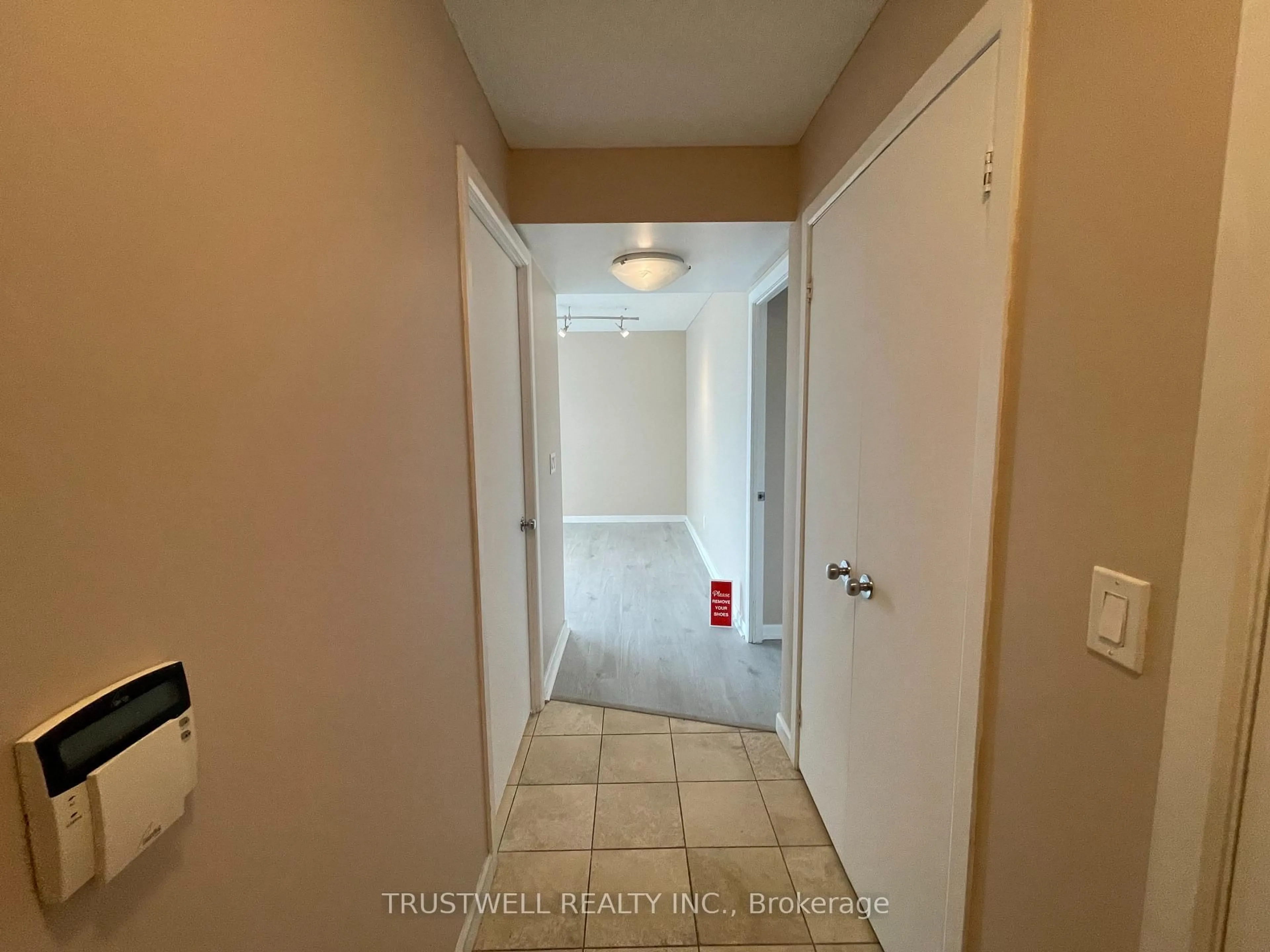 Indoor entryway for 8 Park Rd #1905, Toronto Ontario M4W 3S5