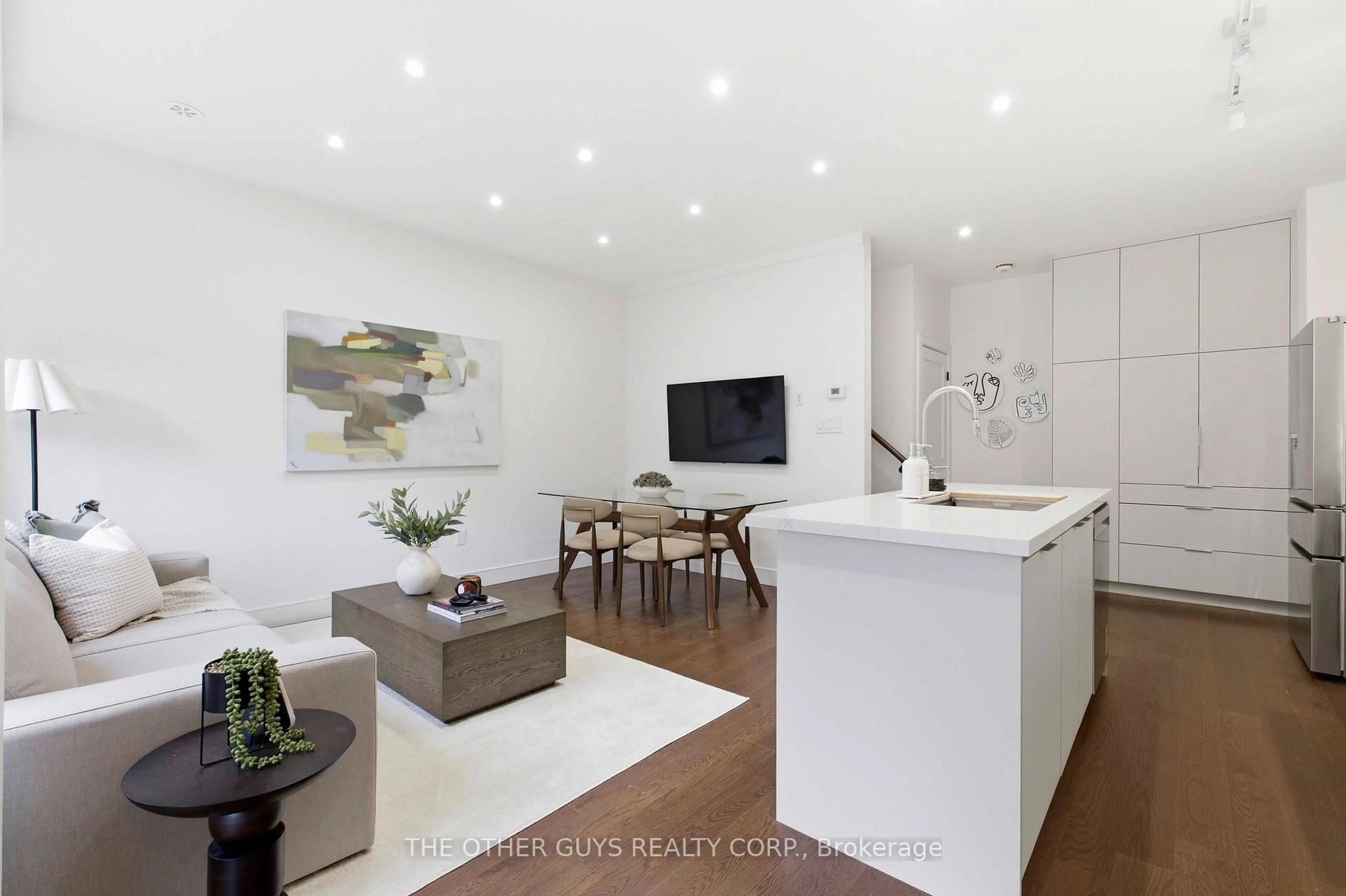 Unknown for 9R Clintwood Gate #18, Toronto Ontario M3A 0A8