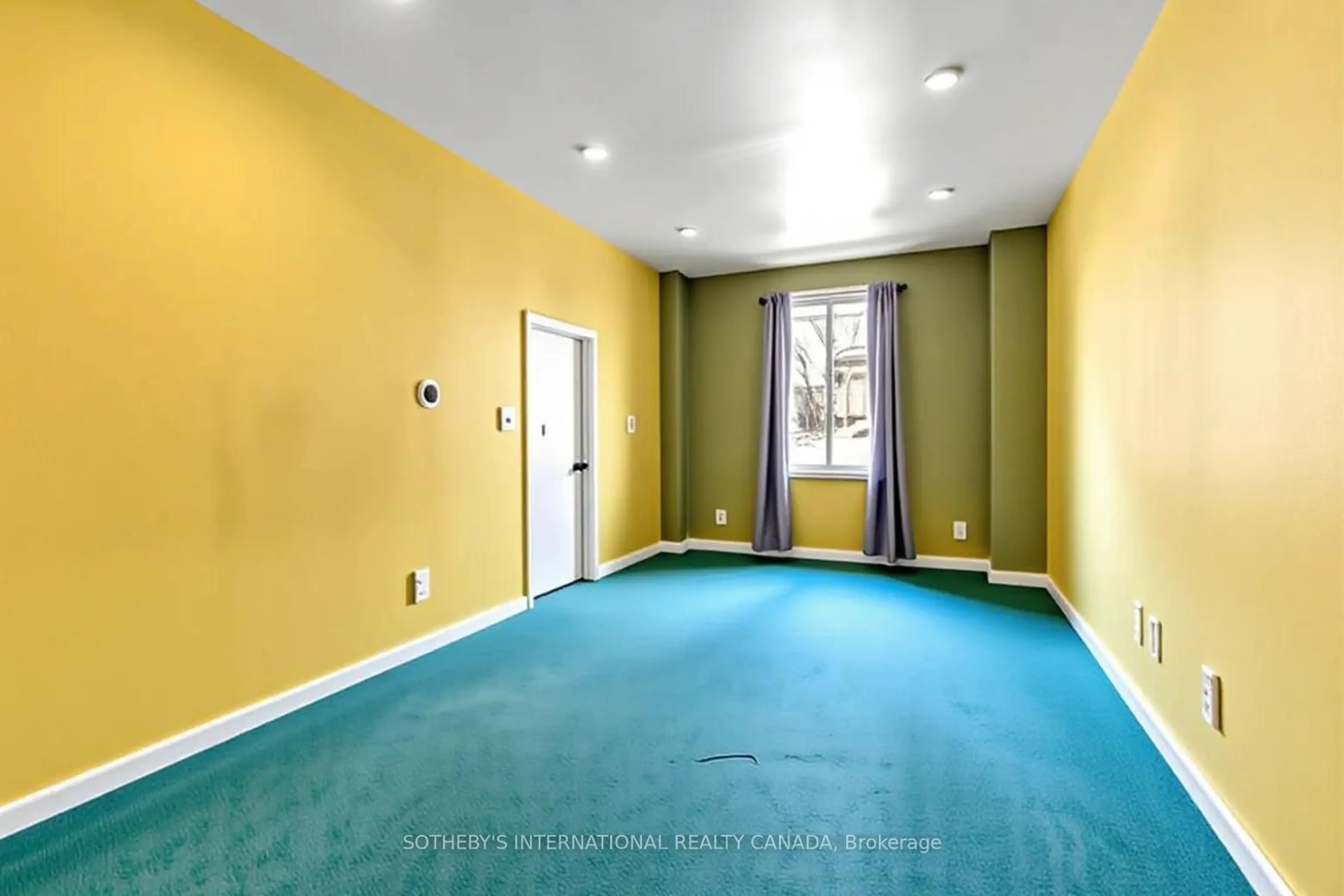 Unknown for 243 Gerrard St, Toronto Ontario M5A 2G1