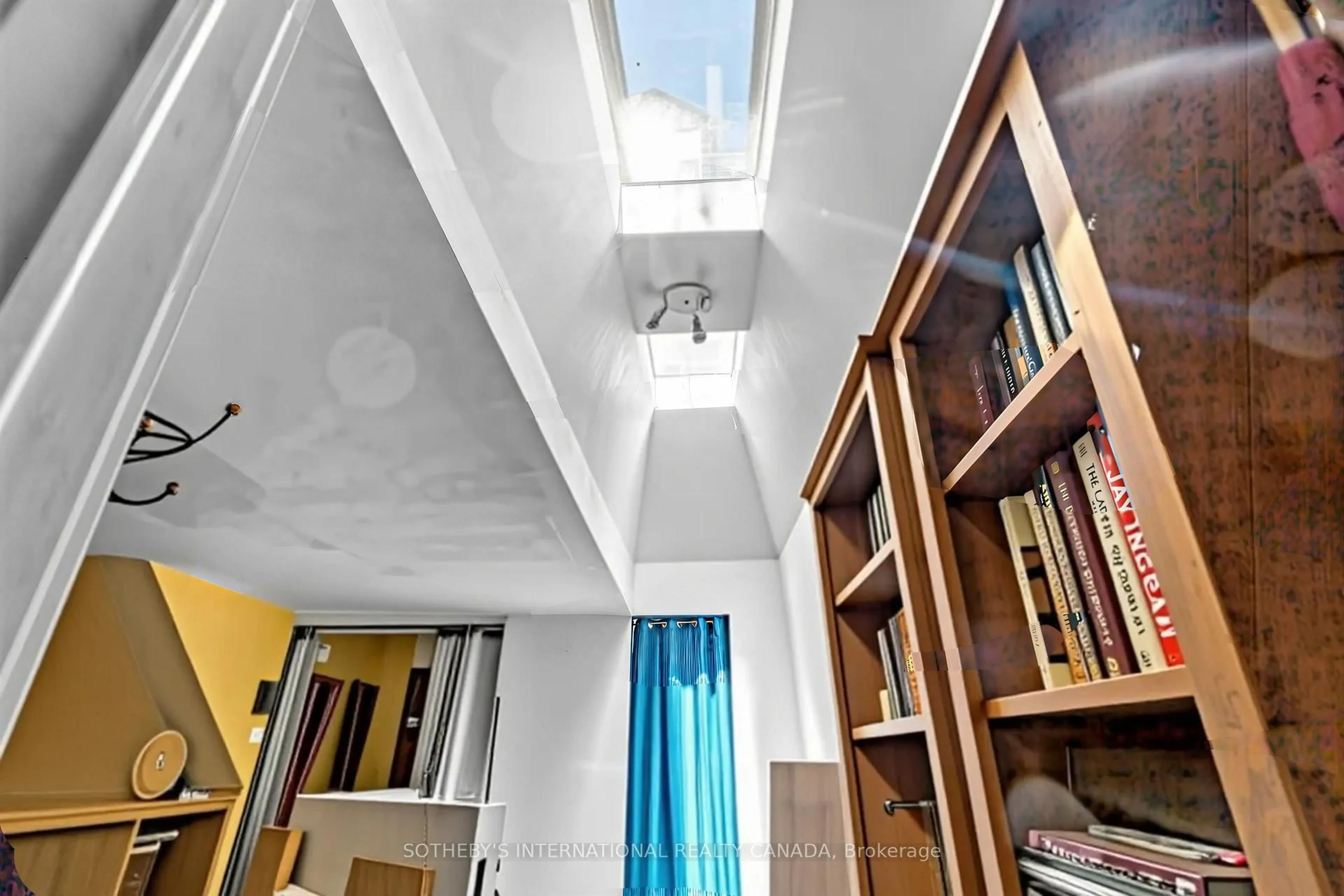 Unknown for 243 Gerrard St, Toronto Ontario M5A 2G1