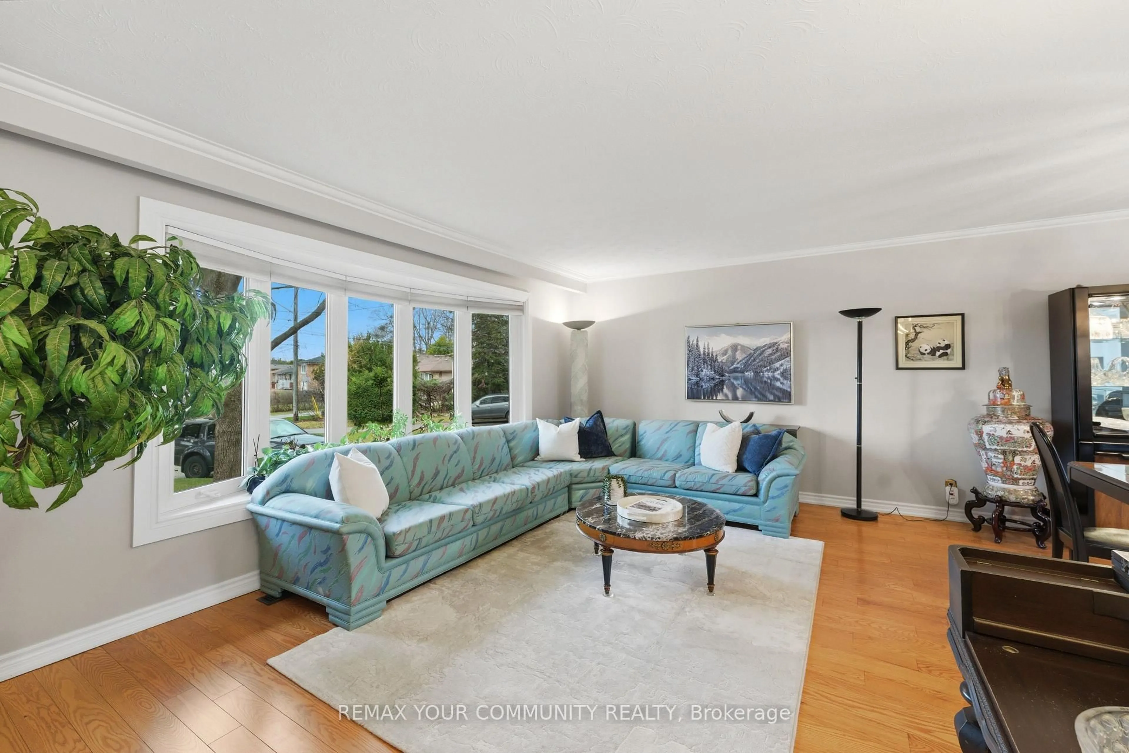 Living room with furniture, unknown for 22 Marathon Cres, Toronto Ontario M2R 2L7