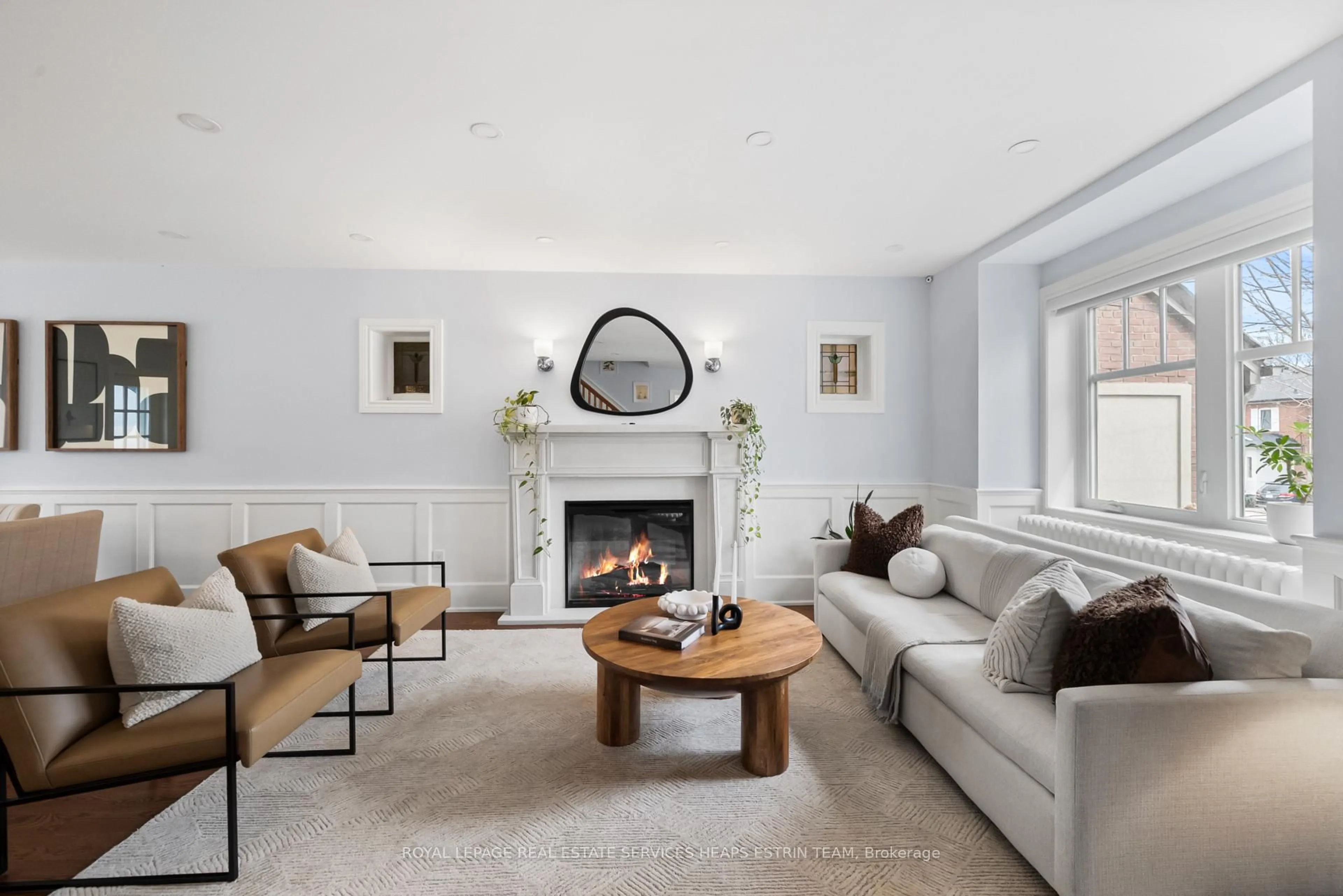 Living room with furniture, unknown for 70 Brookdale Ave, Toronto Ontario M5M 1P3