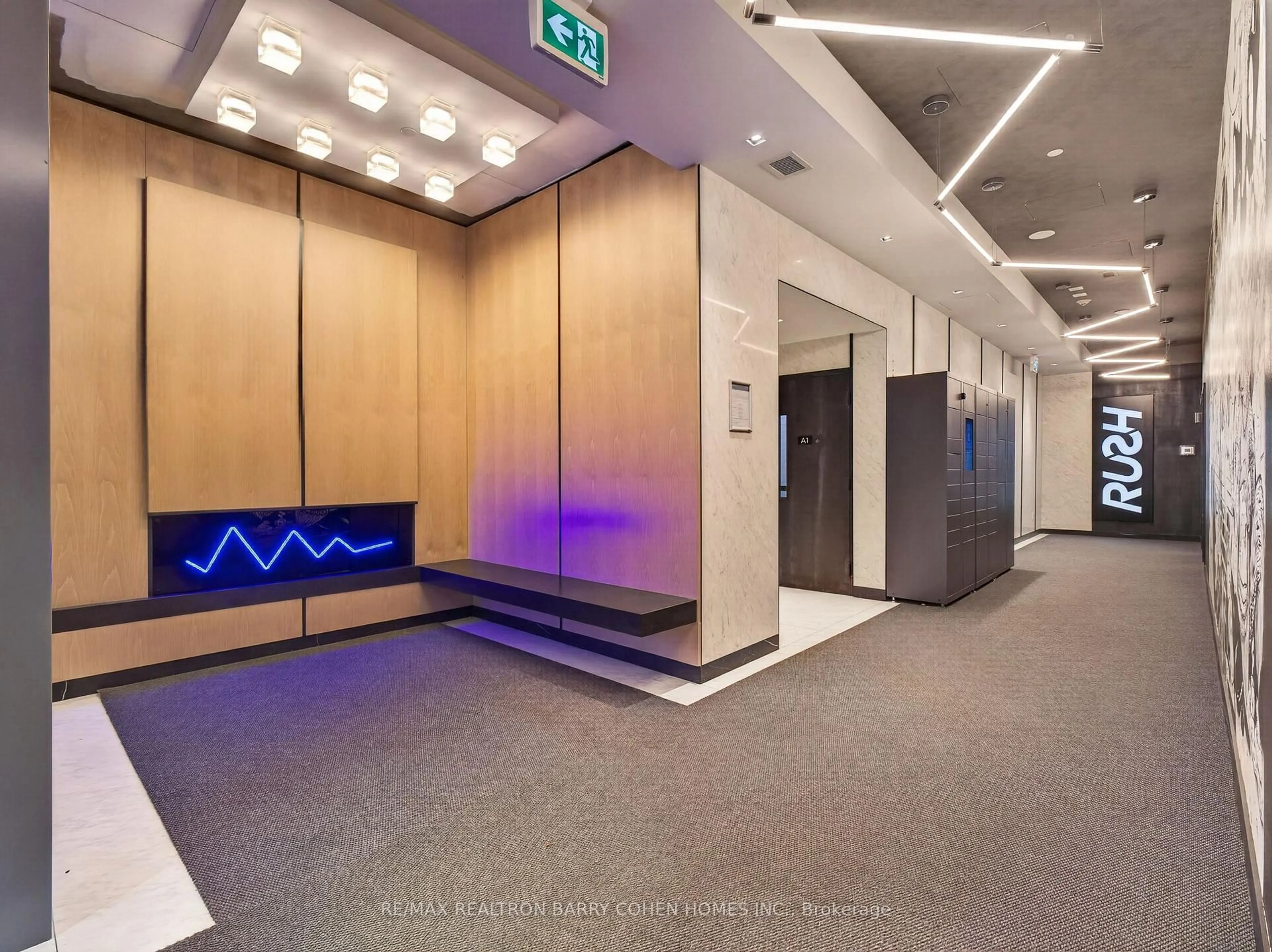 Indoor foyer for 2 Augusta Ave #PH3, Toronto Ontario M5V 0T3