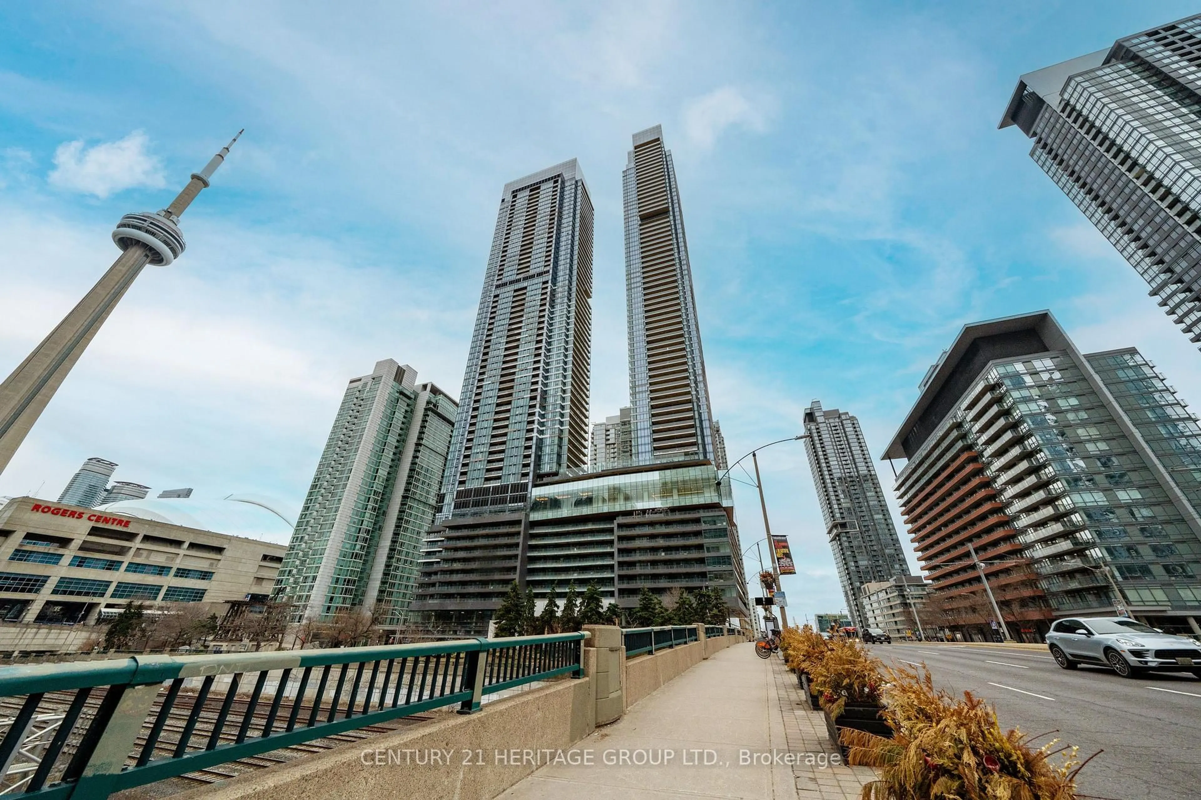 Unknown for 1 Concord Cityplace Way #6501, Toronto Ontario M5V 0X3