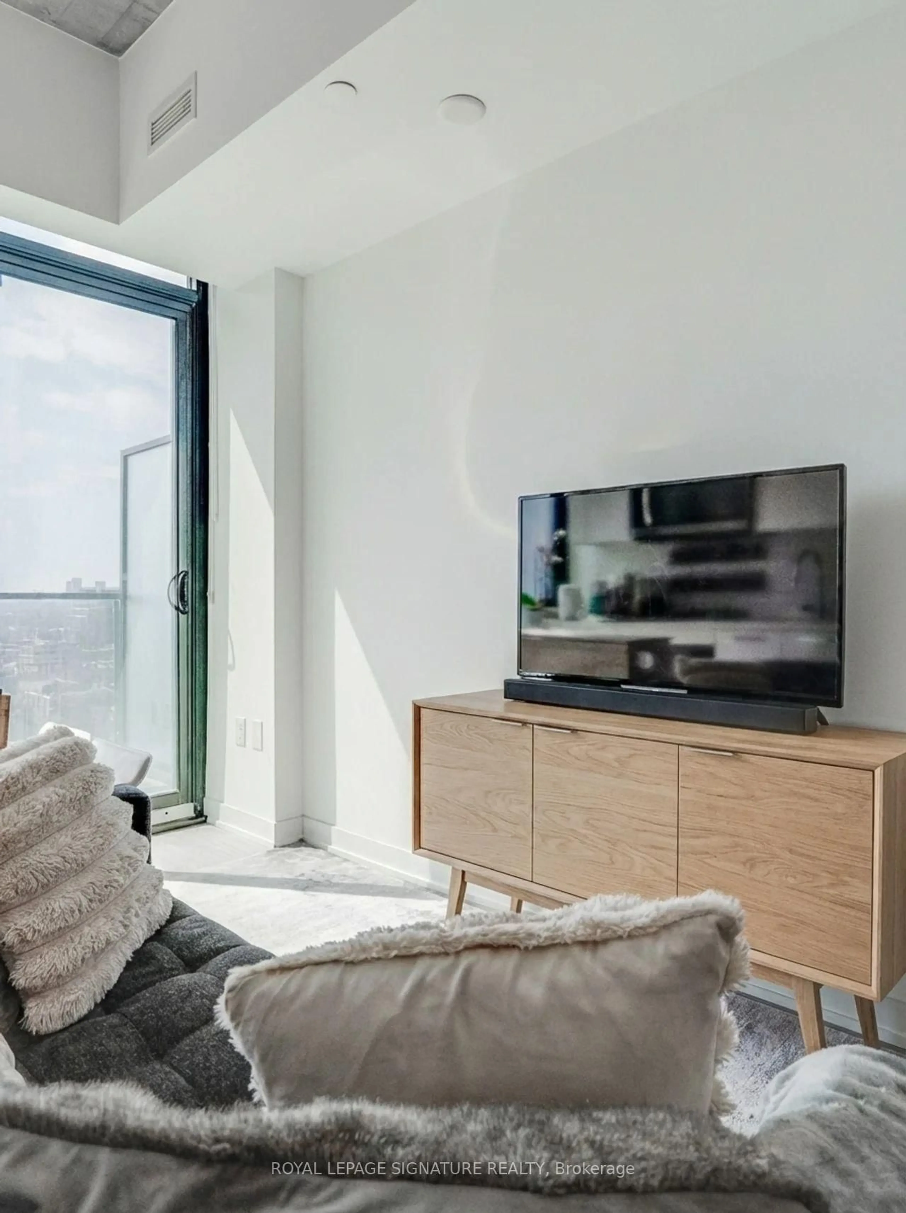 Living room with furniture, unknown for 195 Mccaul St #1714, Toronto Ontario M5T 0E5