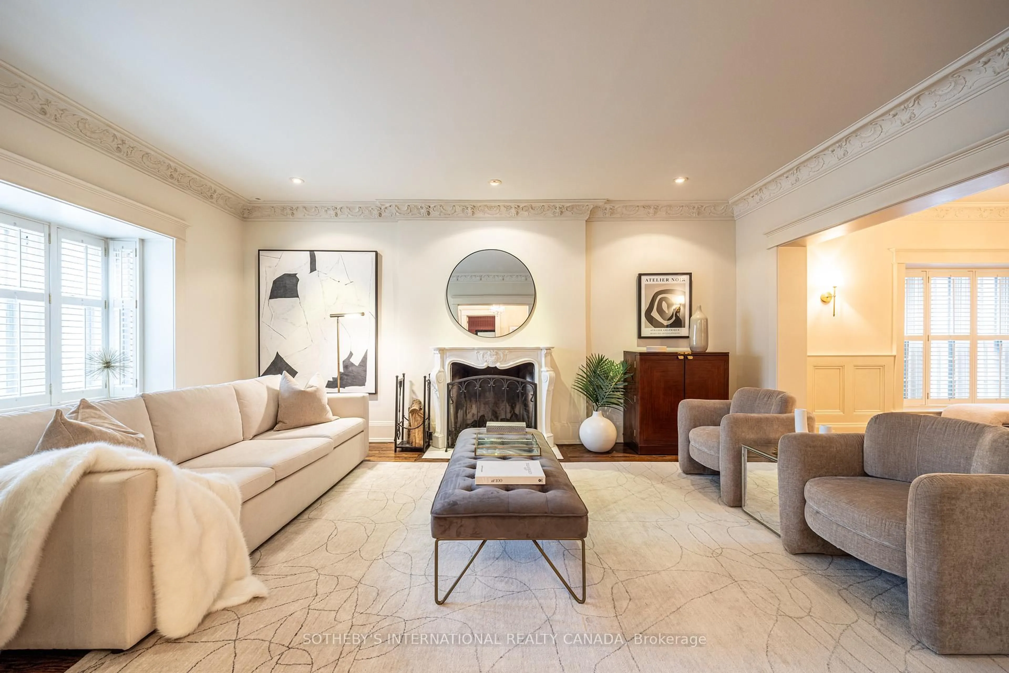 Living room with furniture, unknown for 254 Russell Hill Rd, Toronto Ontario M4V 2T2