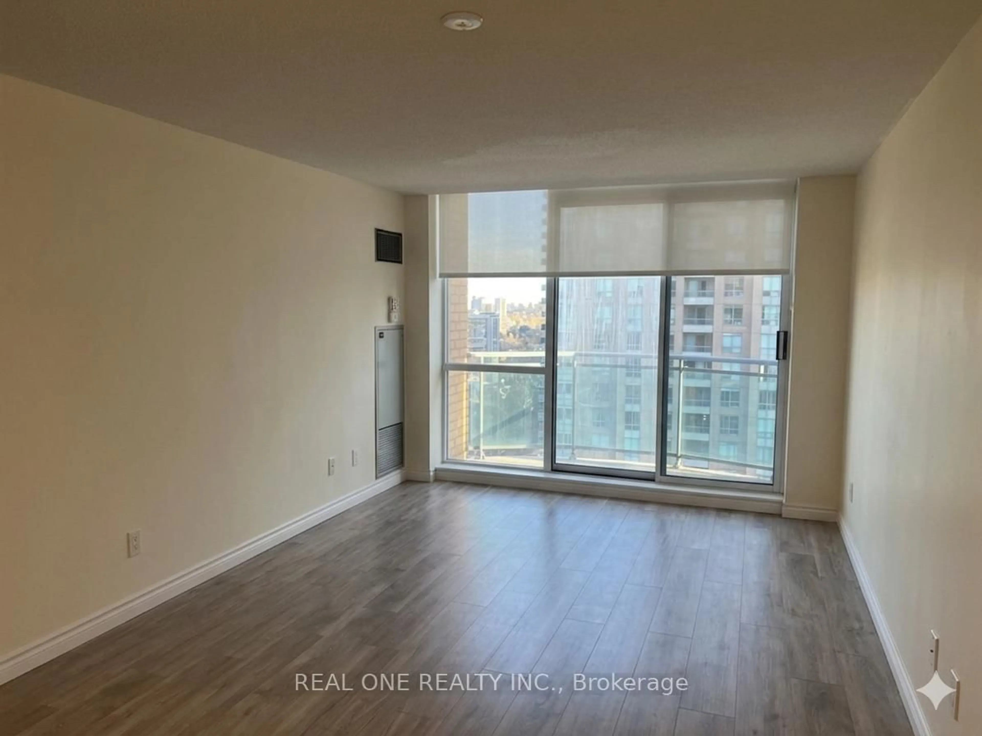A pic of a room for 8 Pemberton Ave #Uph06, Toronto Ontario M2M 4K8
