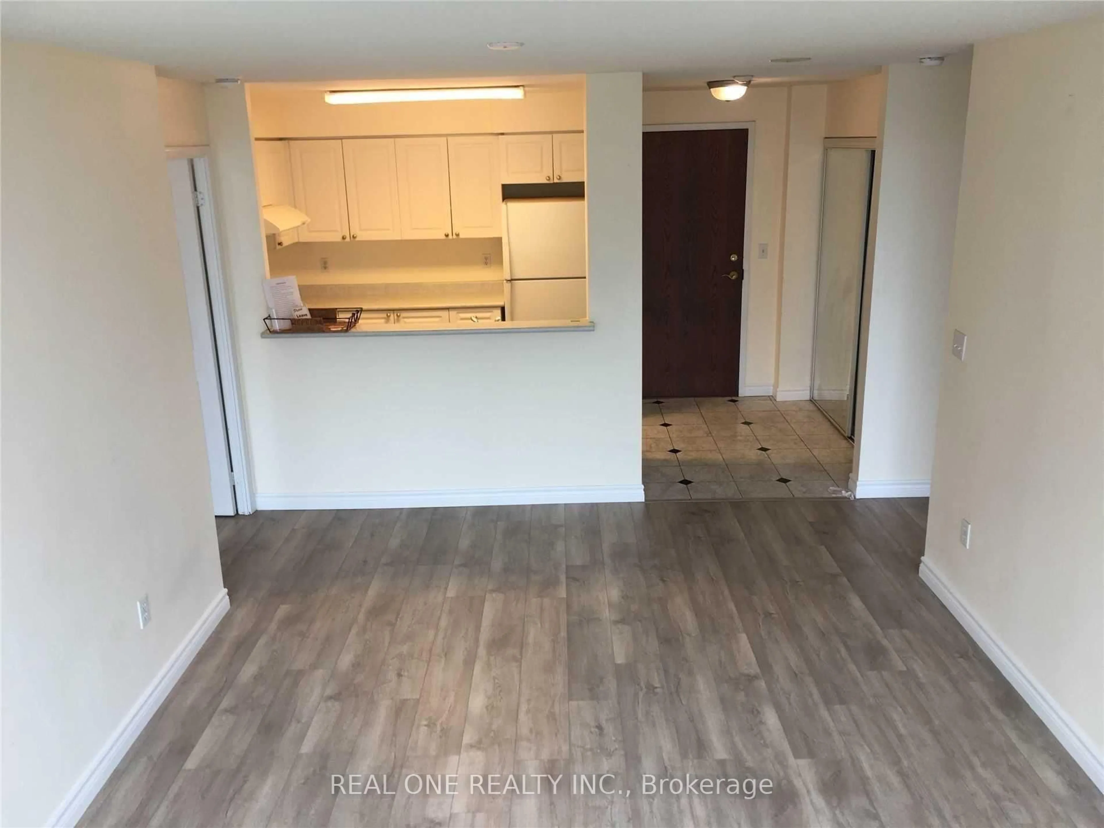 A pic of a room for 8 Pemberton Ave #Uph06, Toronto Ontario M2M 4K8