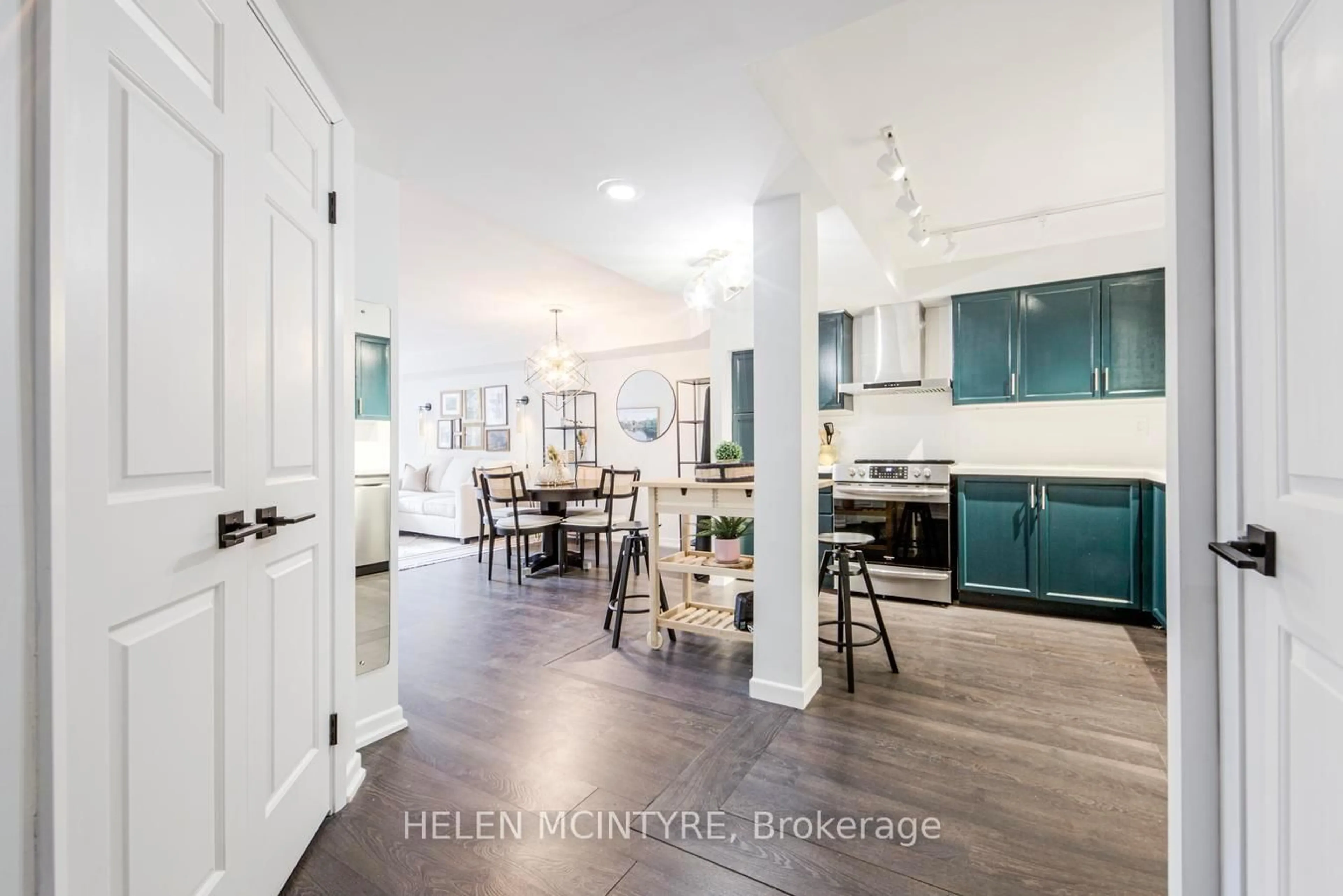 Open concept kitchen, unknown for 955 Millwood Rd #222, Toronto Ontario M4G 4E3