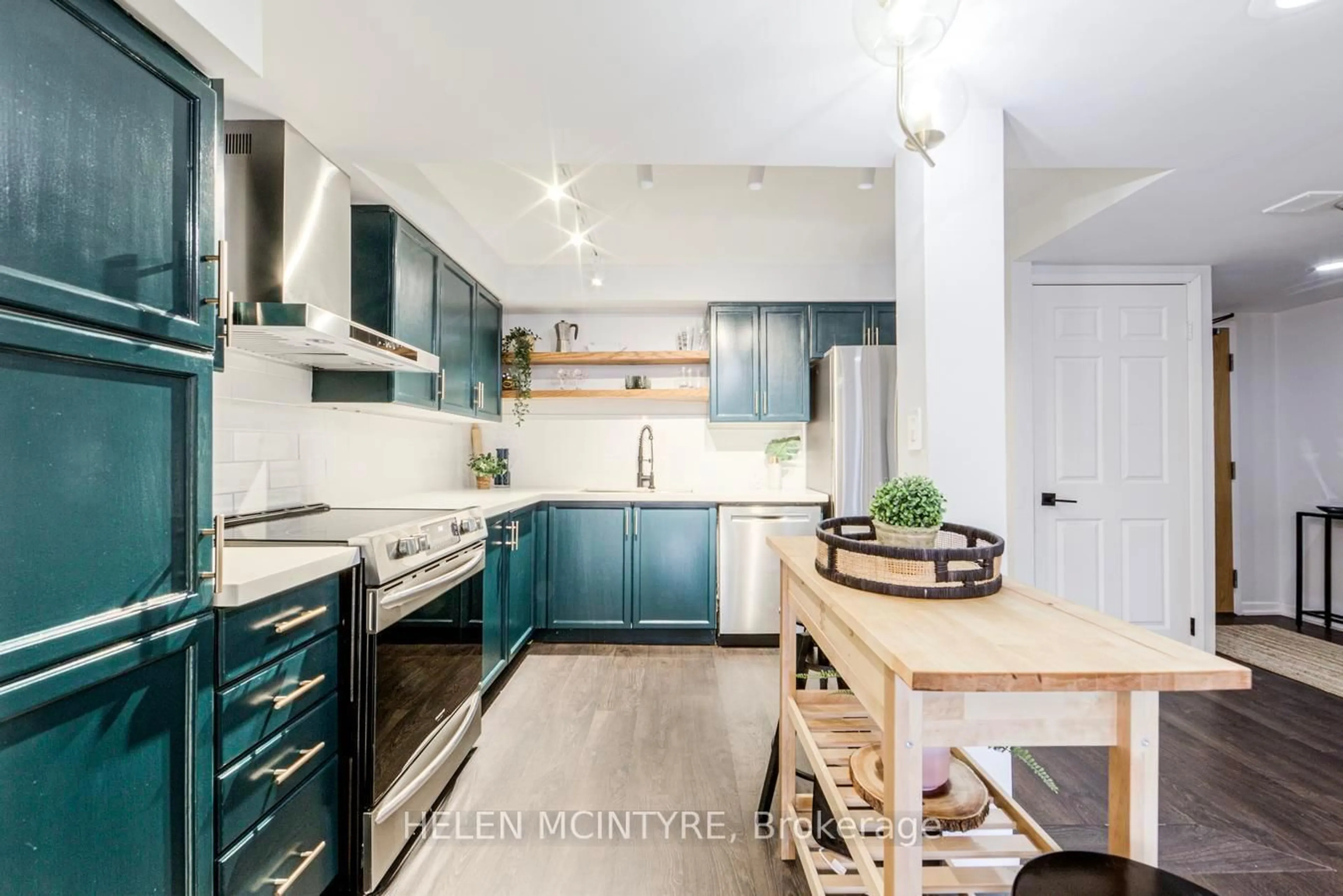 Contemporary kitchen, unknown for 955 Millwood Rd #222, Toronto Ontario M4G 4E3