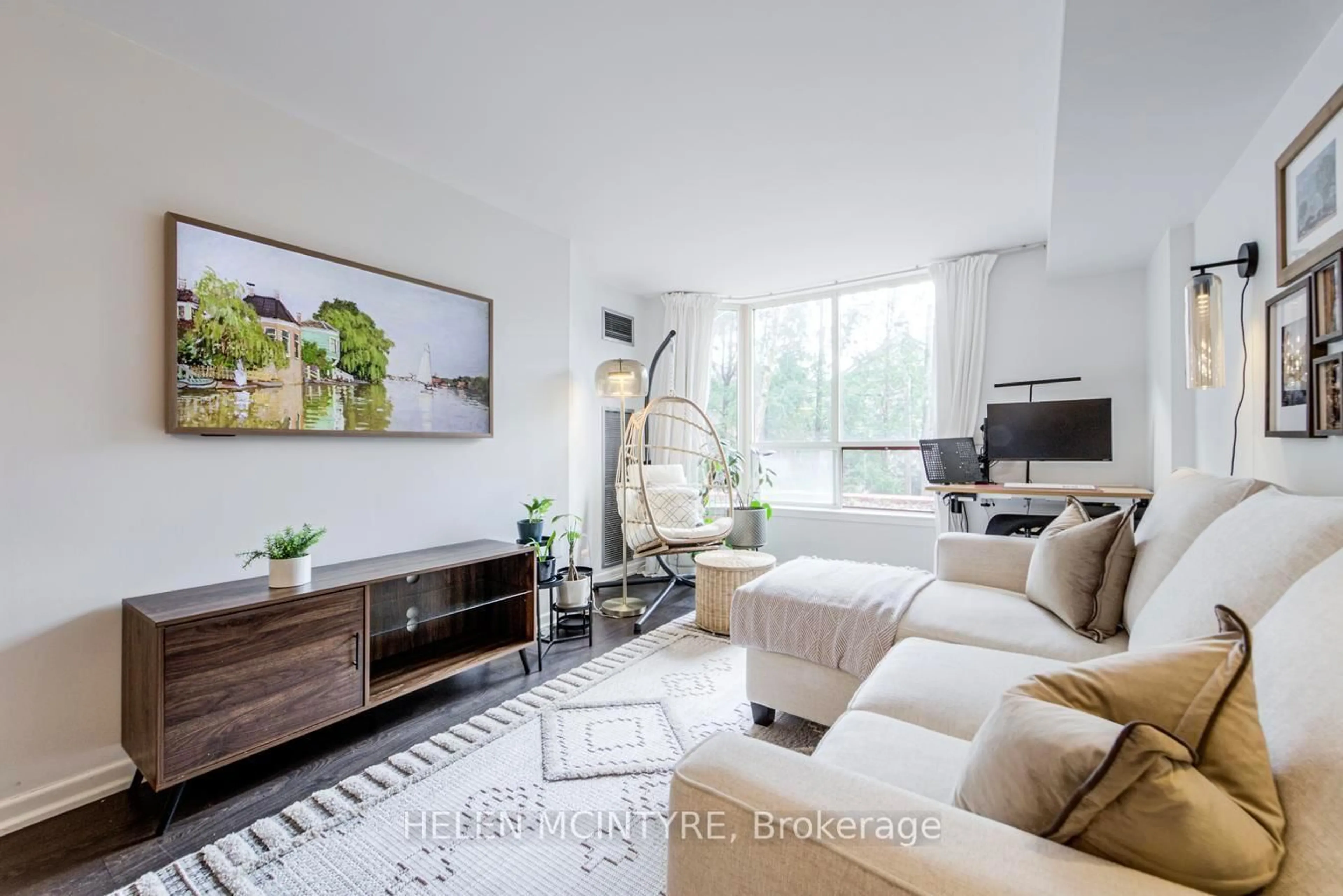 Living room with furniture, unknown for 955 Millwood Rd #222, Toronto Ontario M4G 4E3