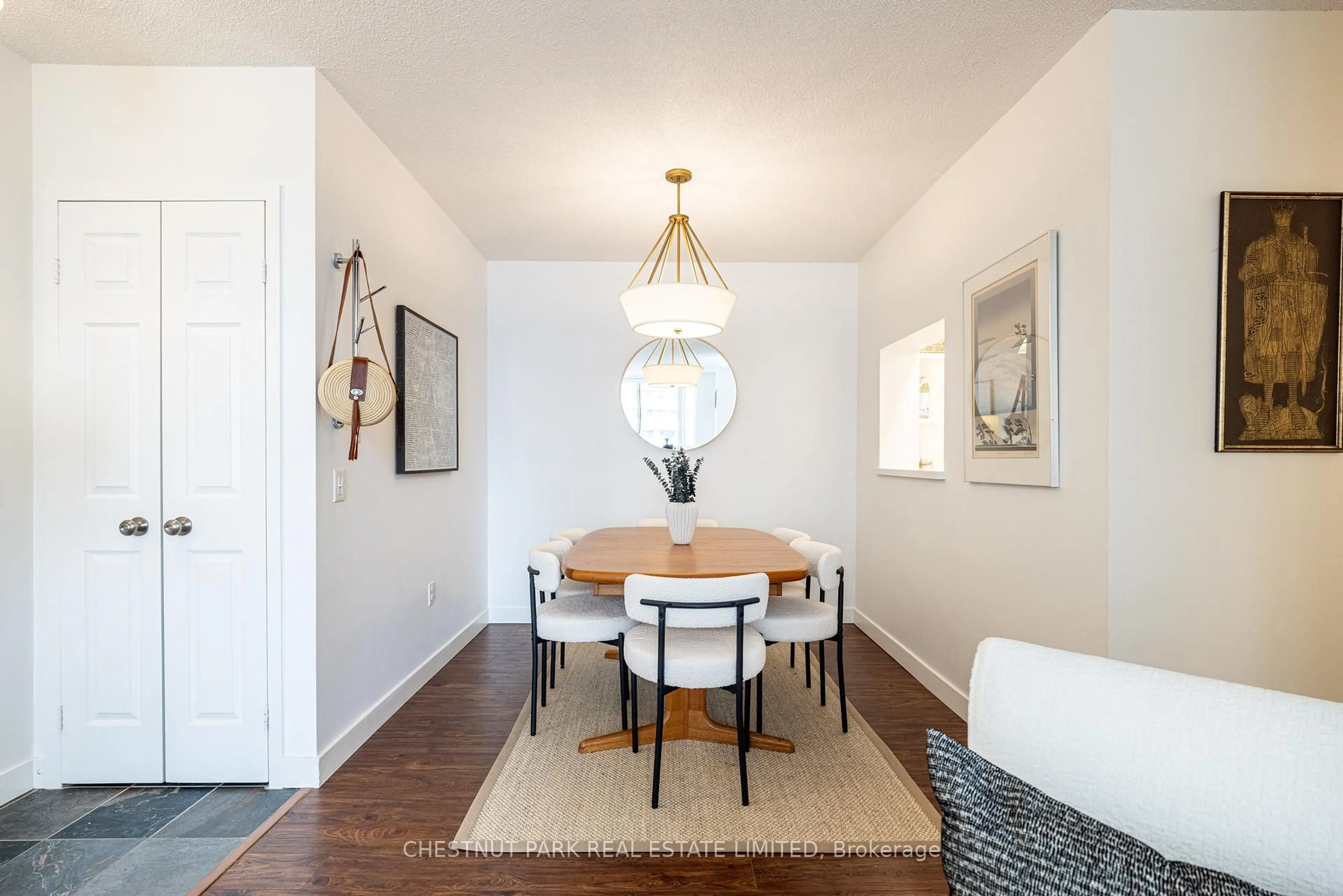 Dining room, wood/laminate floor for 284 Bloor St #608, Toronto Ontario M5S 3B8