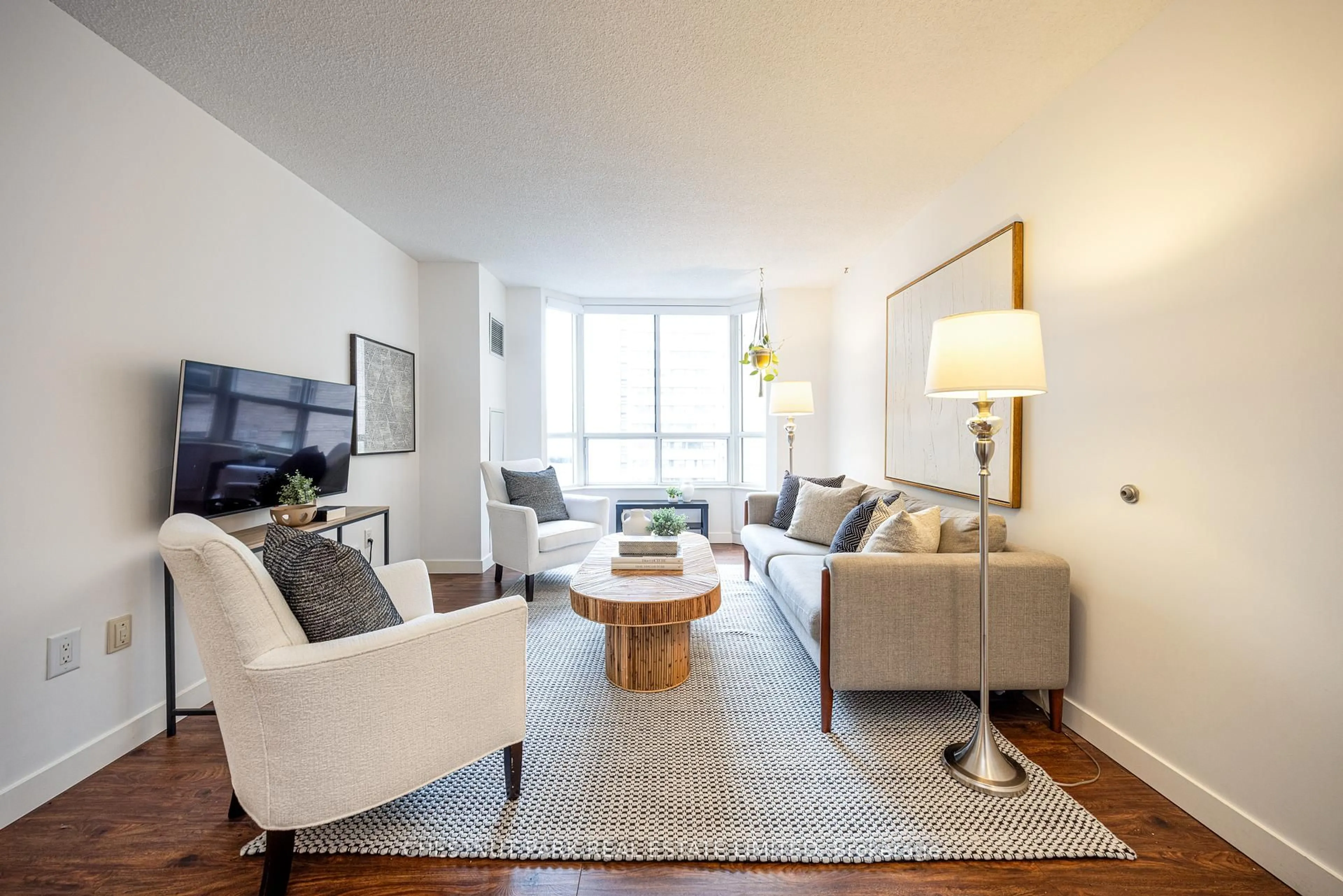 Living room with furniture, unknown for 284 Bloor St #608, Toronto Ontario M5S 3B8