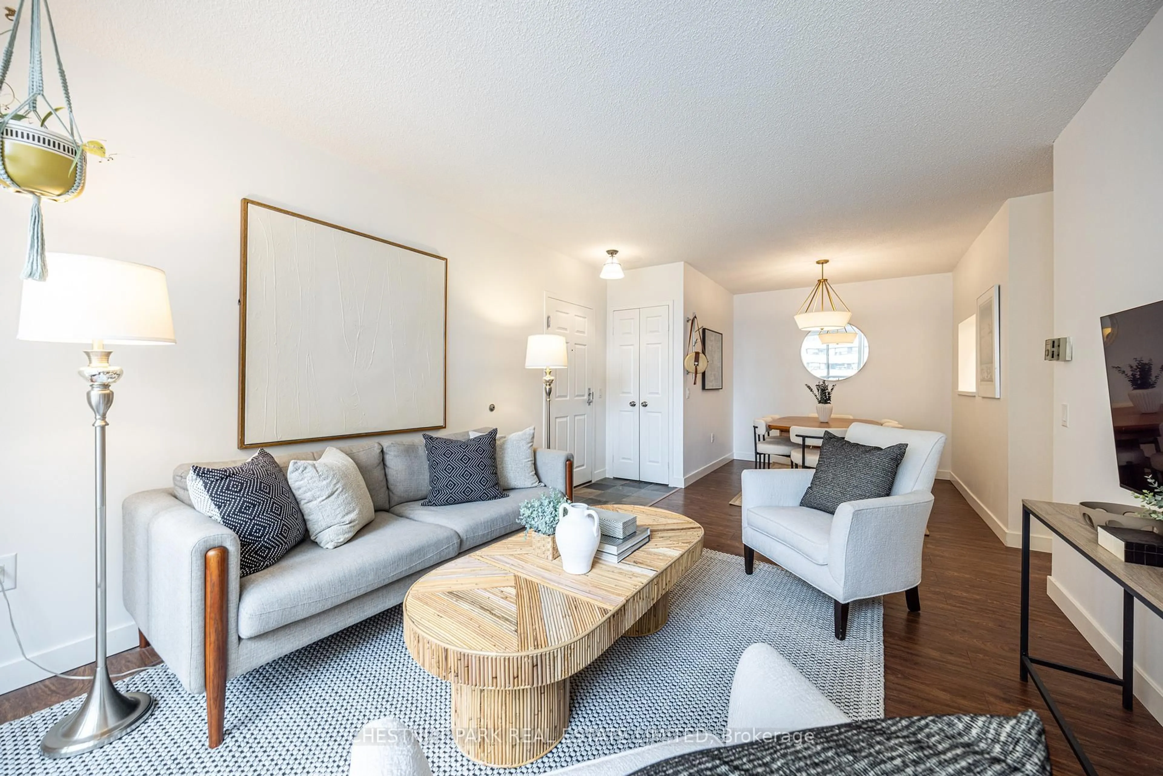 Living room with furniture, wood/laminate floor for 284 Bloor St #608, Toronto Ontario M5S 3B8