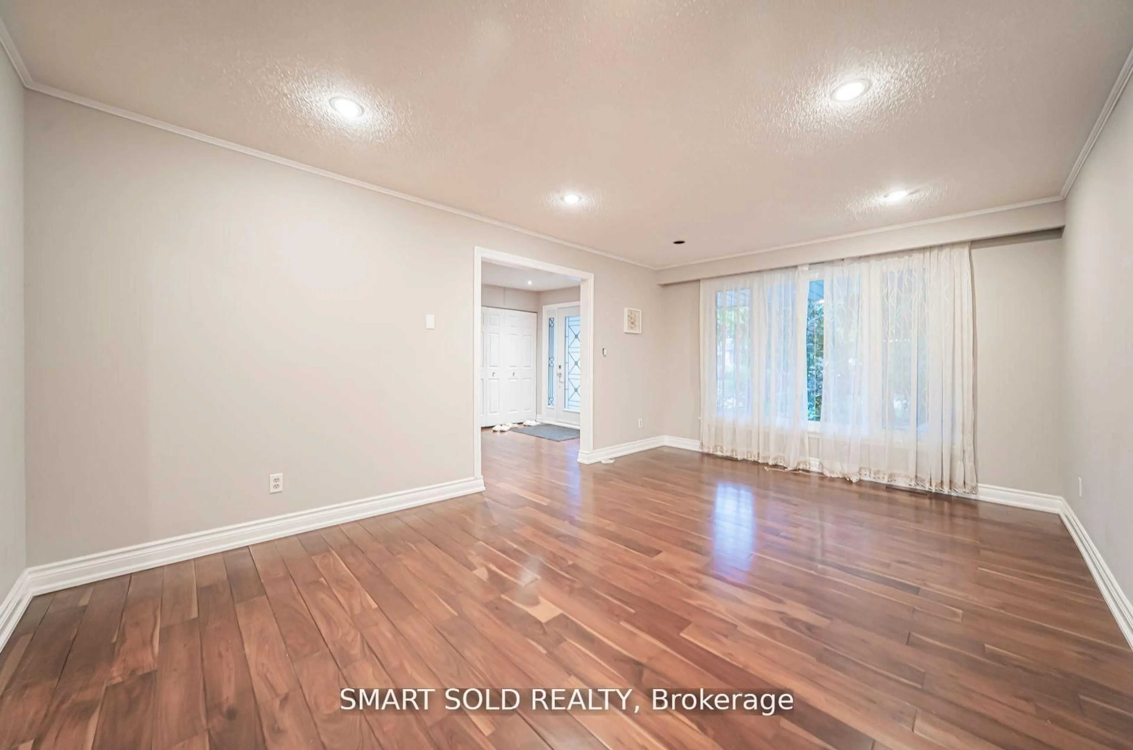 A pic of a room for 120 Abbeywood Tr, Toronto Ontario M3B 3B5