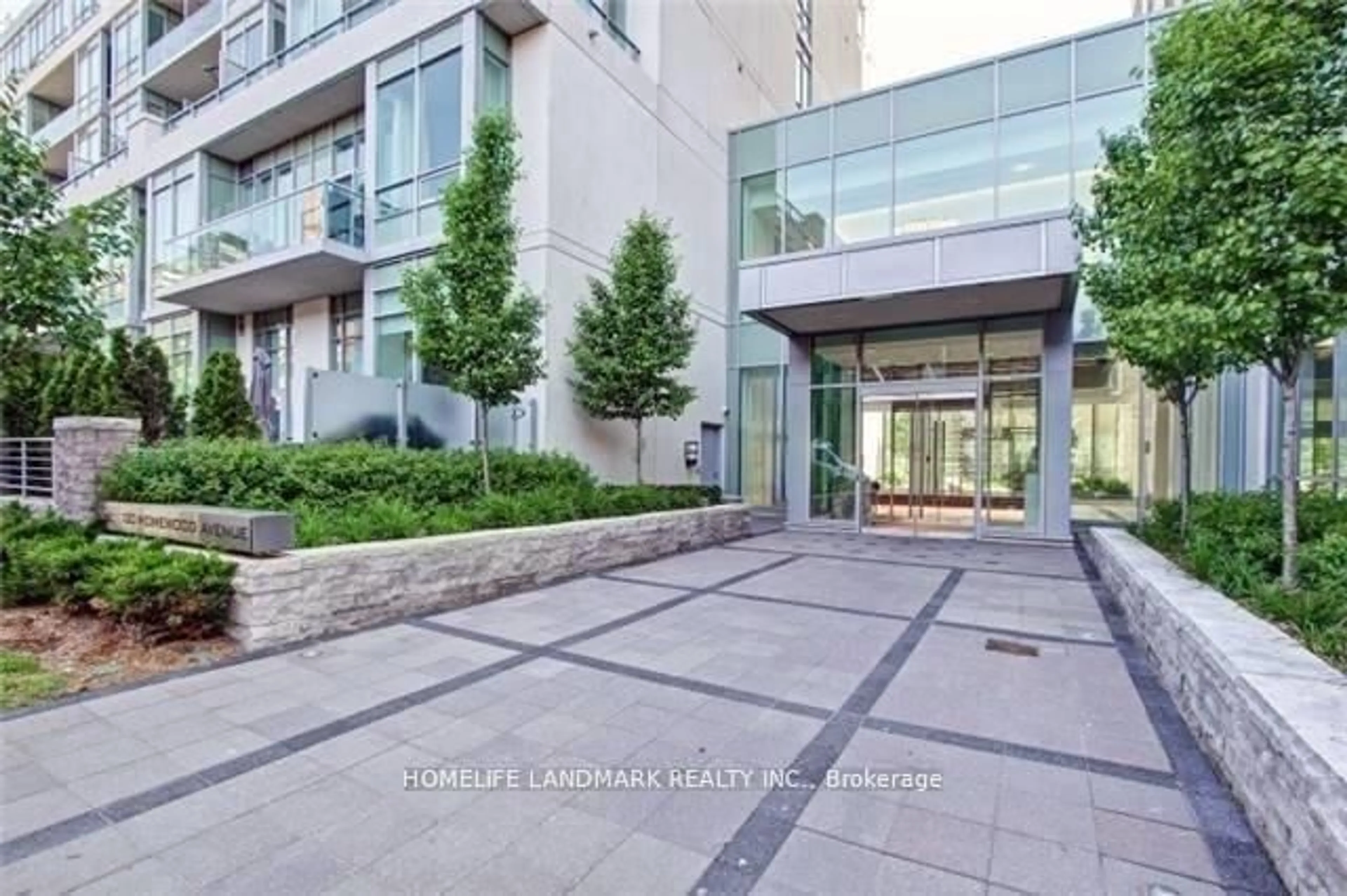 Indoor foyer for 120 Homewood Ave #1807, Toronto Ontario M4Y 2J3
