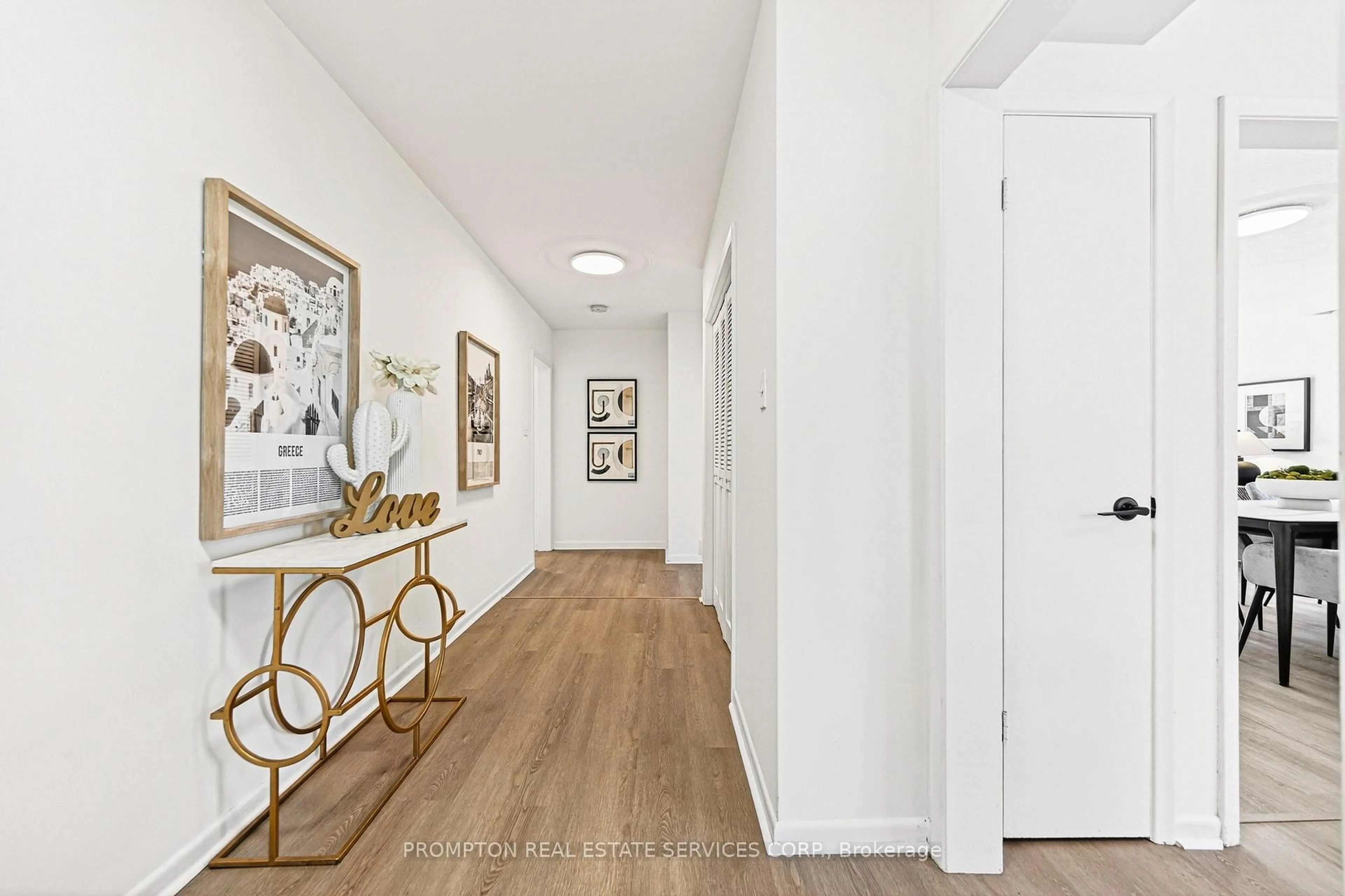 Indoor entryway for 81 Maxome Ave, Toronto Ontario M2M 3K2