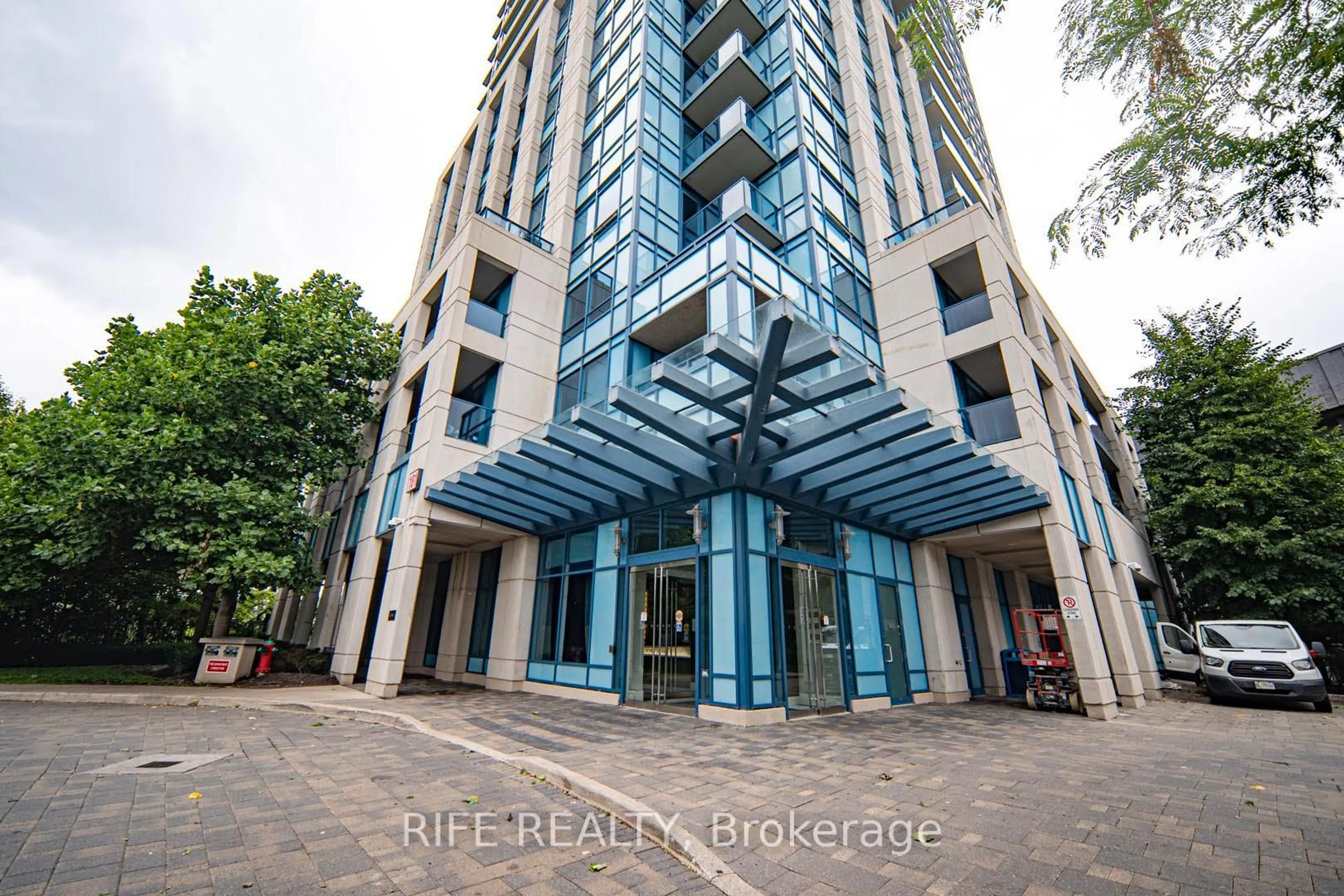 Indoor foyer for 181 Wynford Dr #3301, Toronto Ontario M3C 0C6