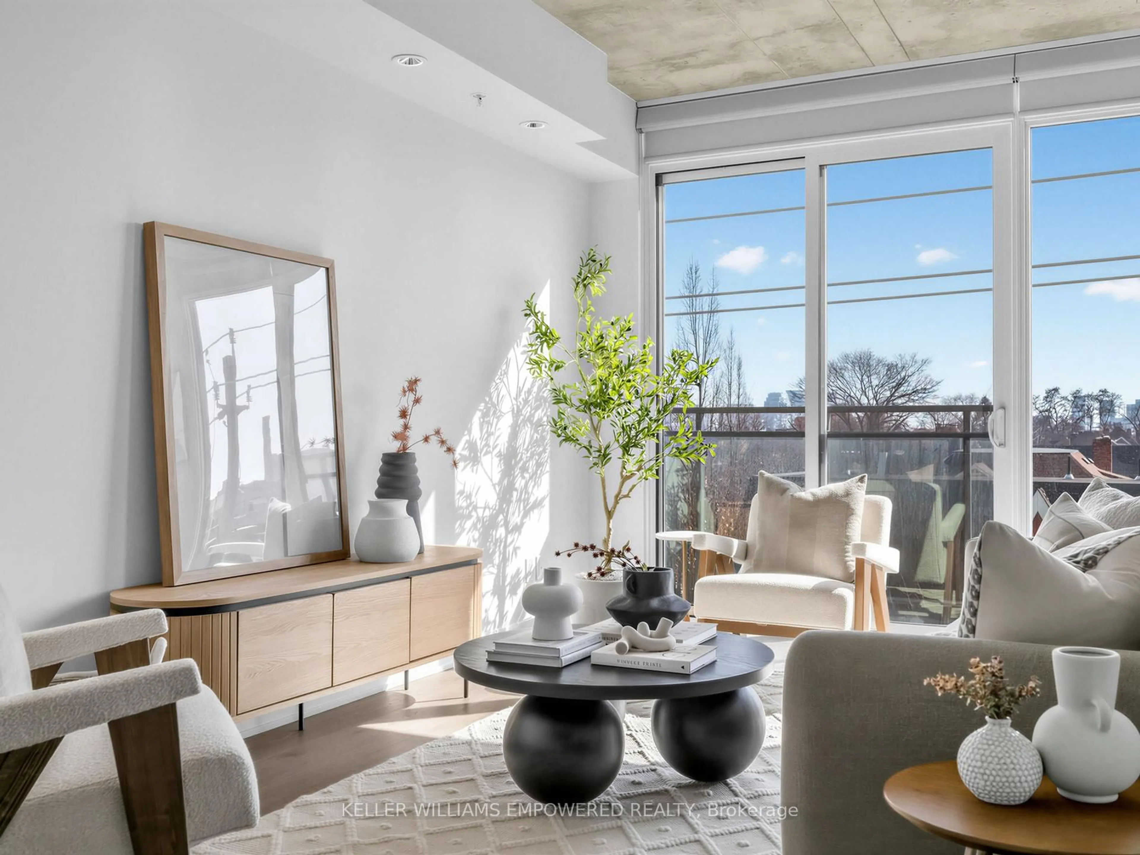 Living room with furniture, unknown for 130 Rusholme Rd #406, Toronto Ontario M6H 1A7