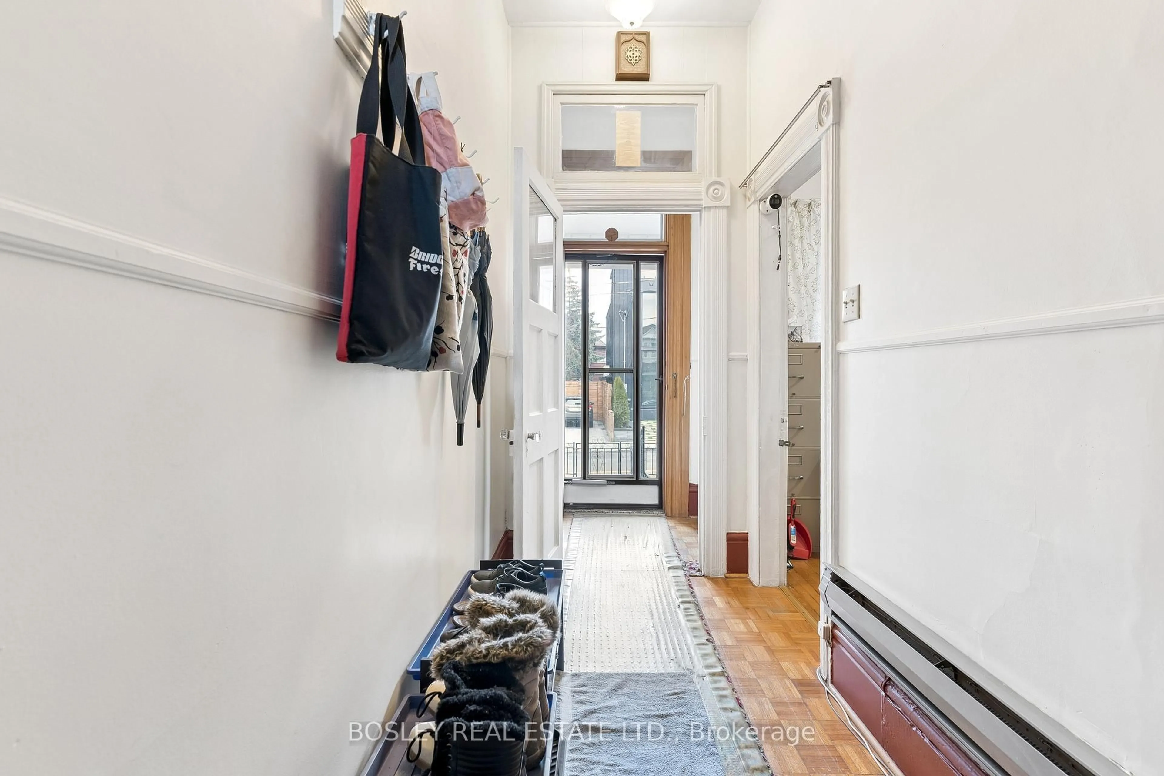 Indoor entryway for 183 Gladstone Ave, Toronto Ontario M6J 3L3