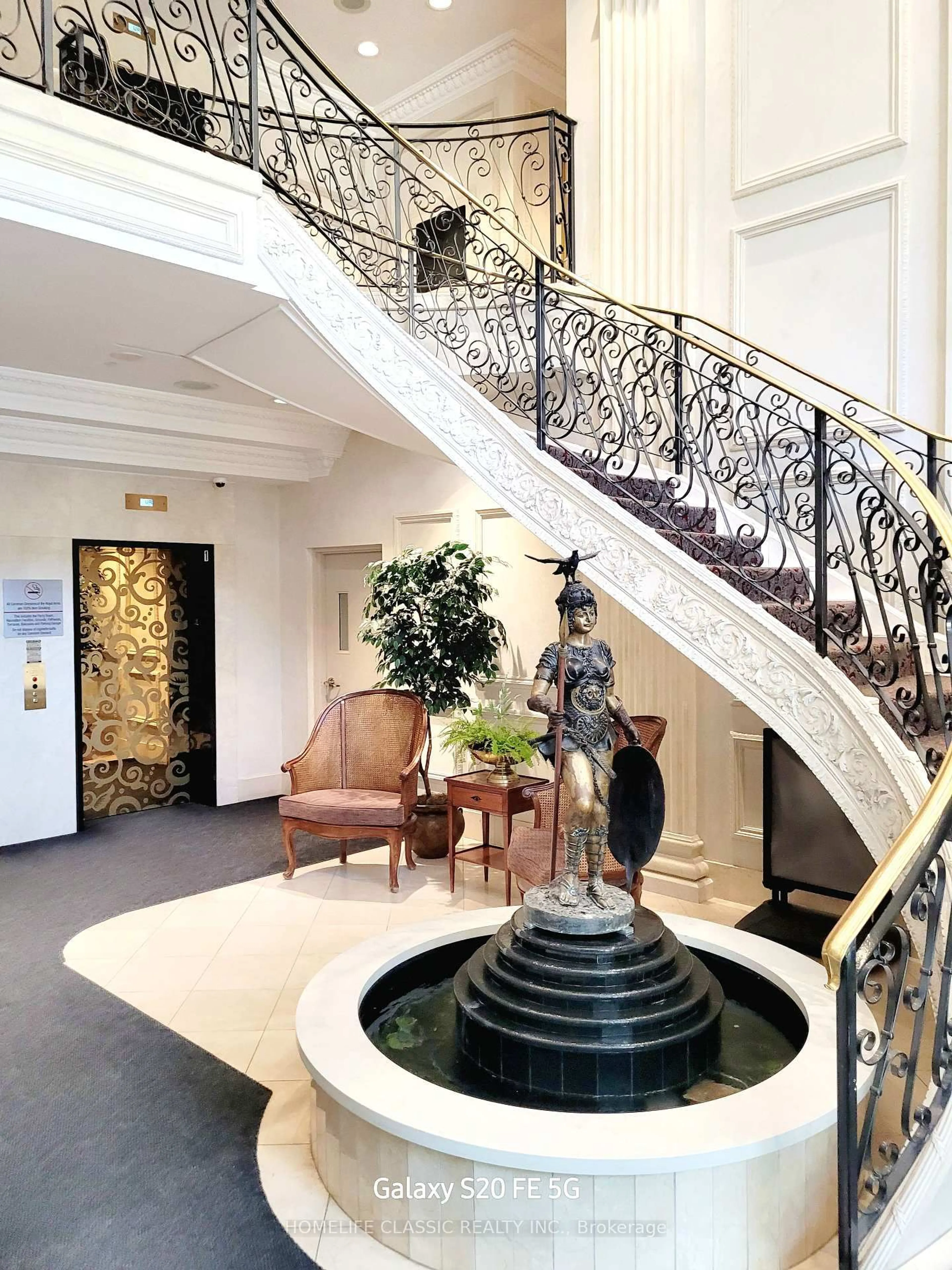 Indoor foyer for 5418 Yonge St #616, Toronto Ontario M2N 6X4