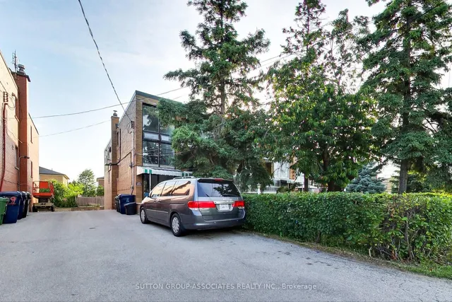 241 Pannahill Rd, Toronto 3