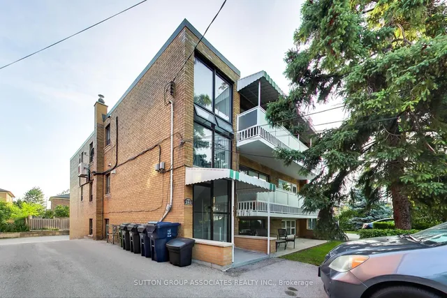 241 Pannahill Rd, Toronto 4