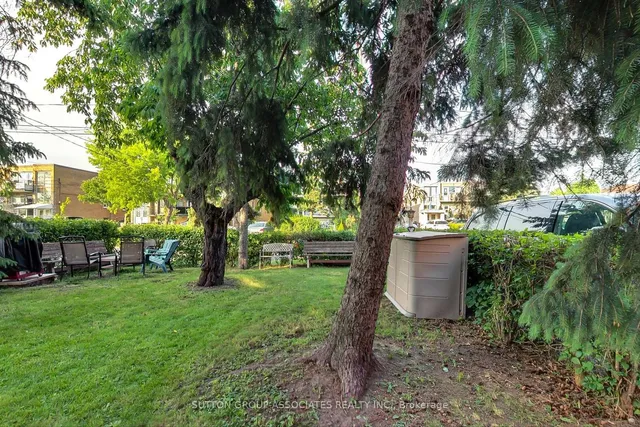 241 Pannahill Rd, Toronto 5