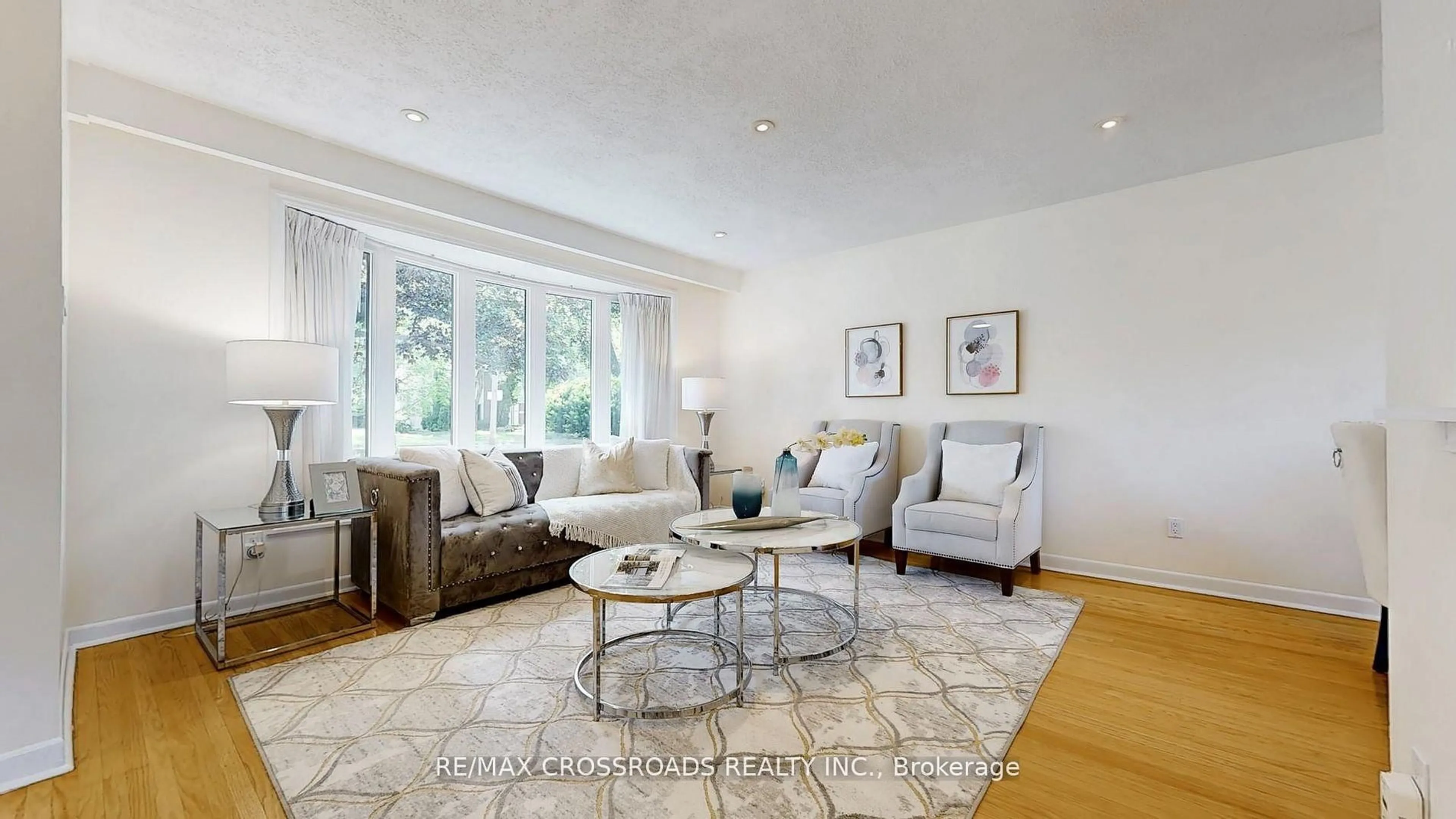 Living room with furniture, unknown for 47 Flavian Cres, Toronto Ontario M2H 1V8