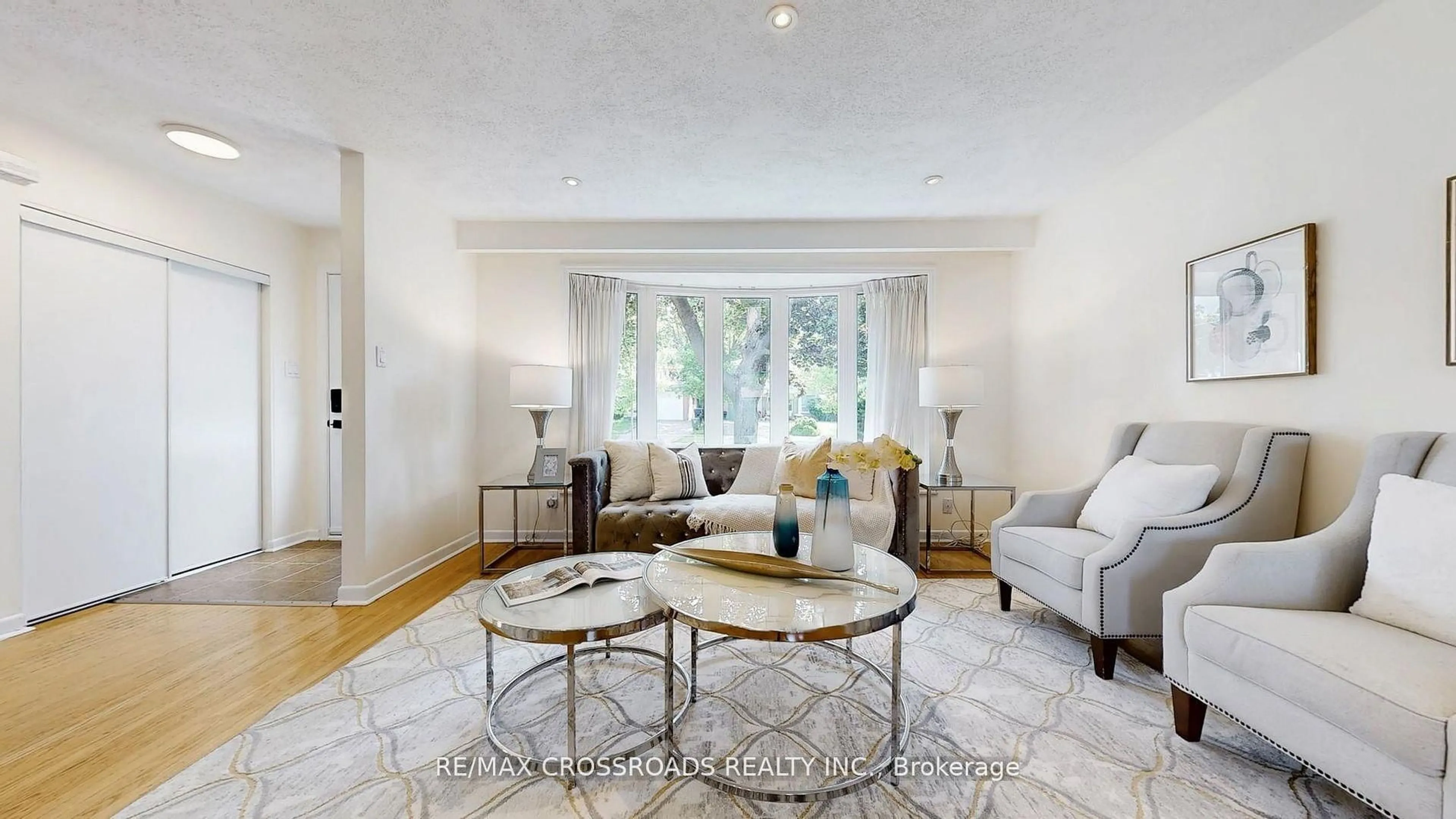 Living room with furniture, unknown for 47 Flavian Cres, Toronto Ontario M2H 1V8