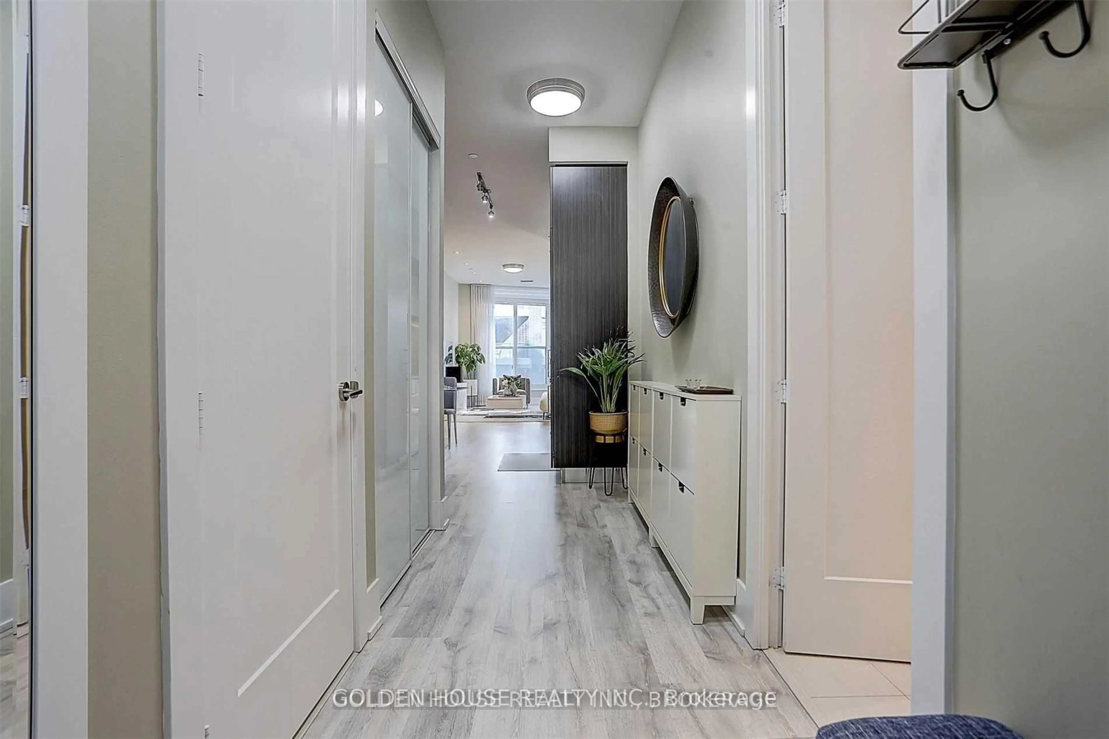 Indoor entryway for 55 Merchants'  Wharf #211, Toronto Ontario M5A 0P2