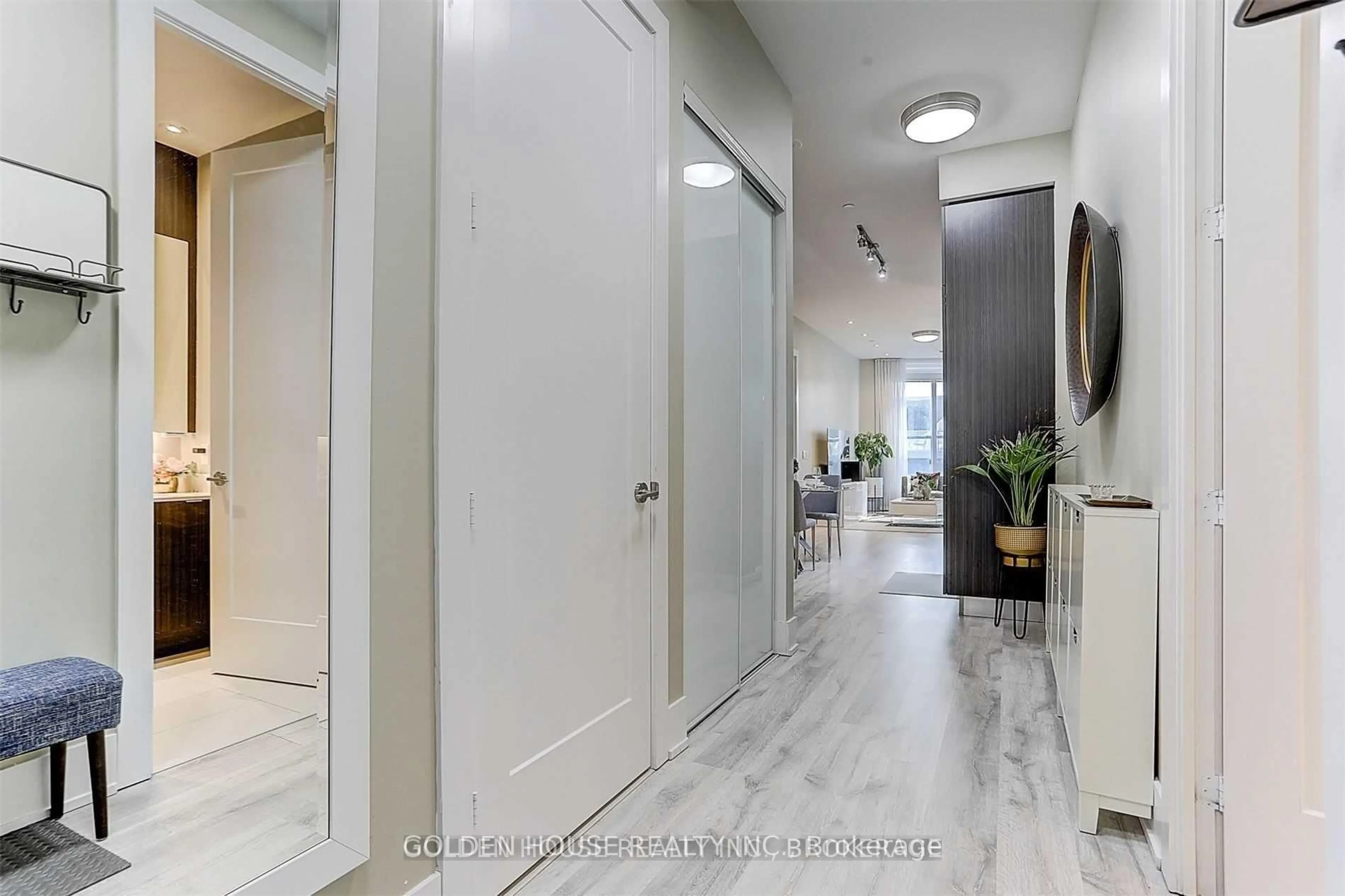 Indoor foyer for 55 Merchants'  Wharf #211, Toronto Ontario M5A 0P2