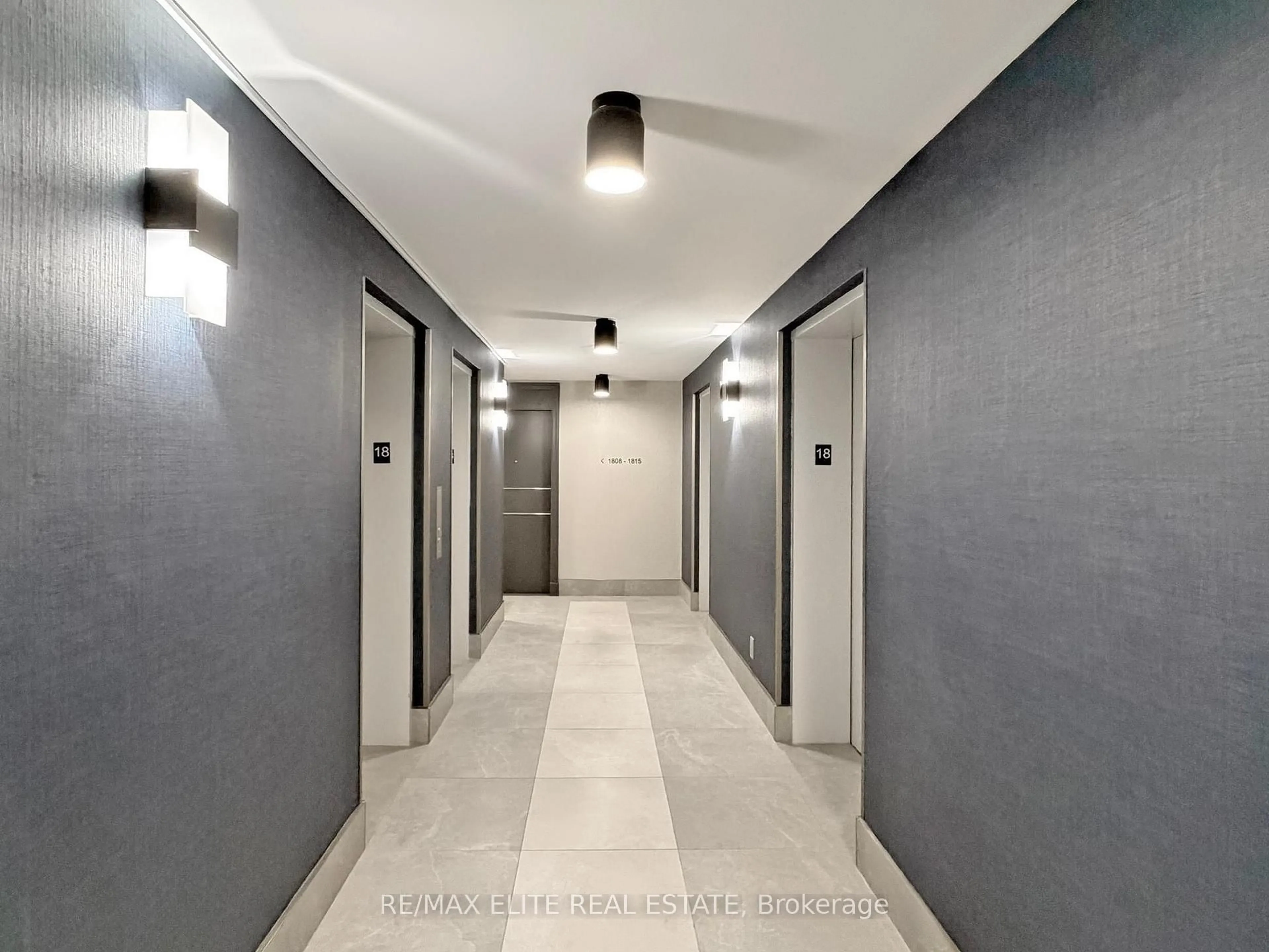 Indoor foyer for 30 Grand Trunk Cres #1806, Toronto Ontario M5J 3A4